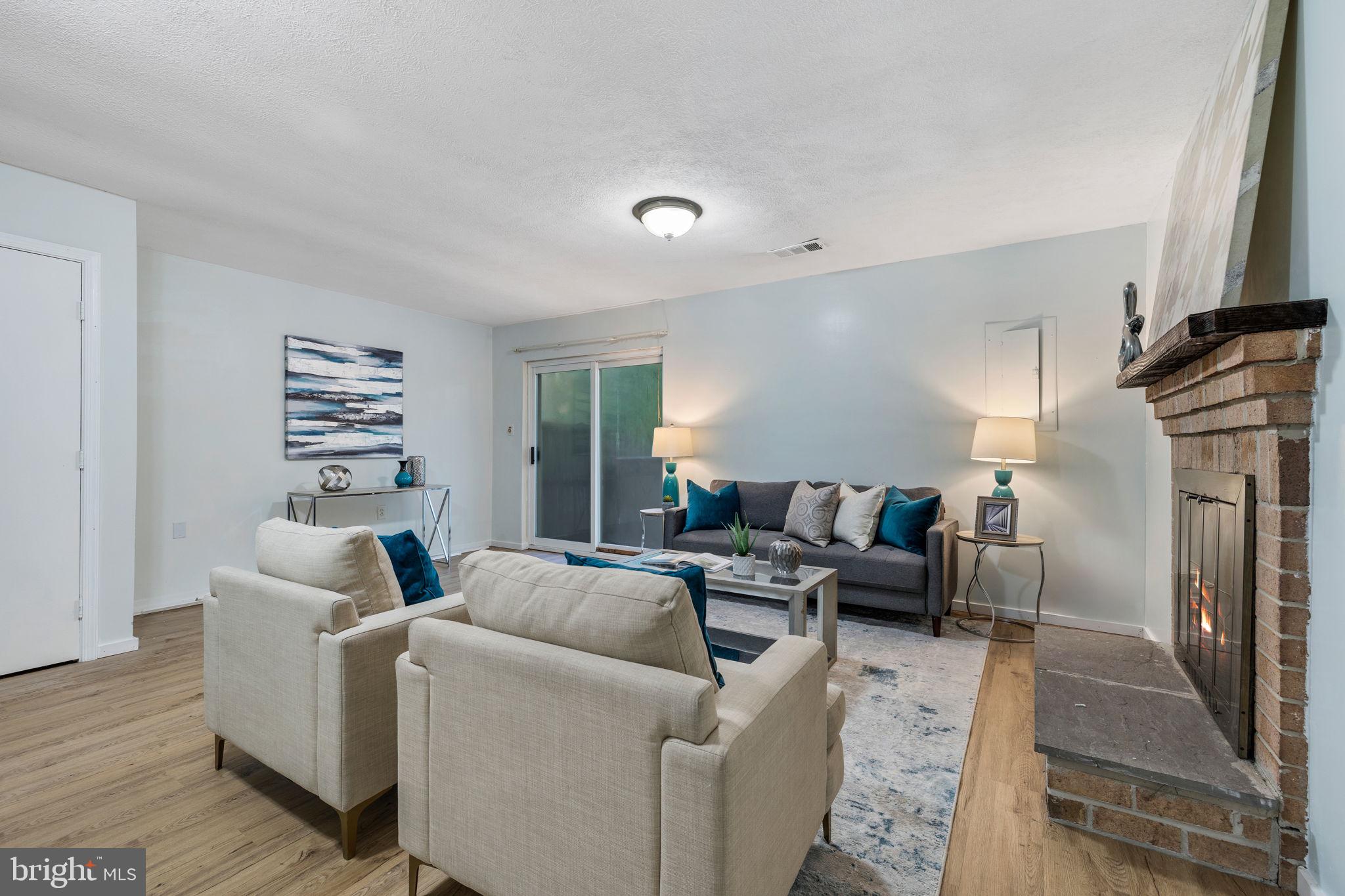 LAKEPOINTE - Residential