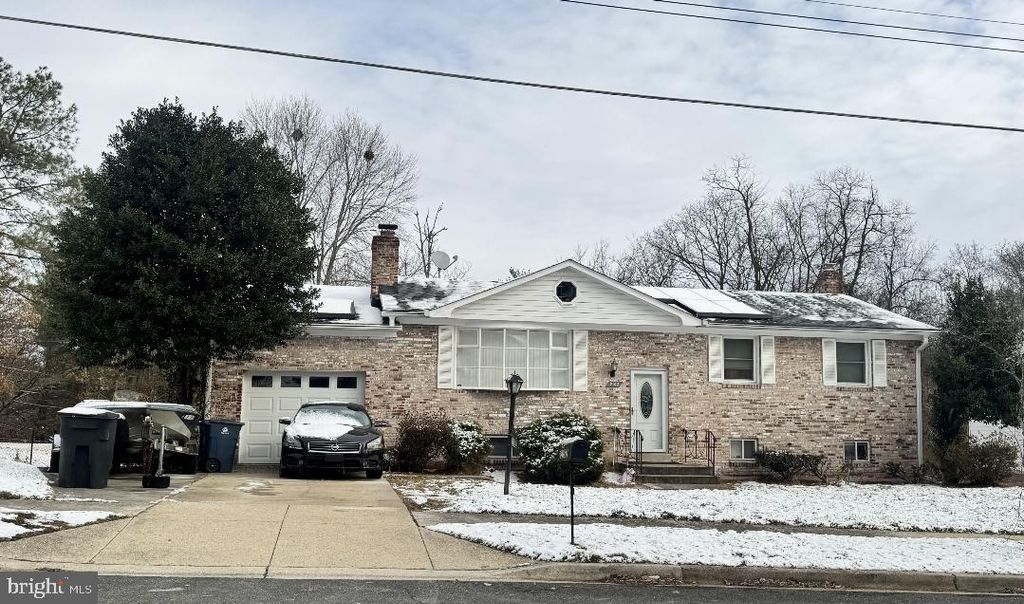 Photo of 2102 Trafalgar Drive, FORT WASHINGTON, MD 20744 (MLS # MDPG2185520)