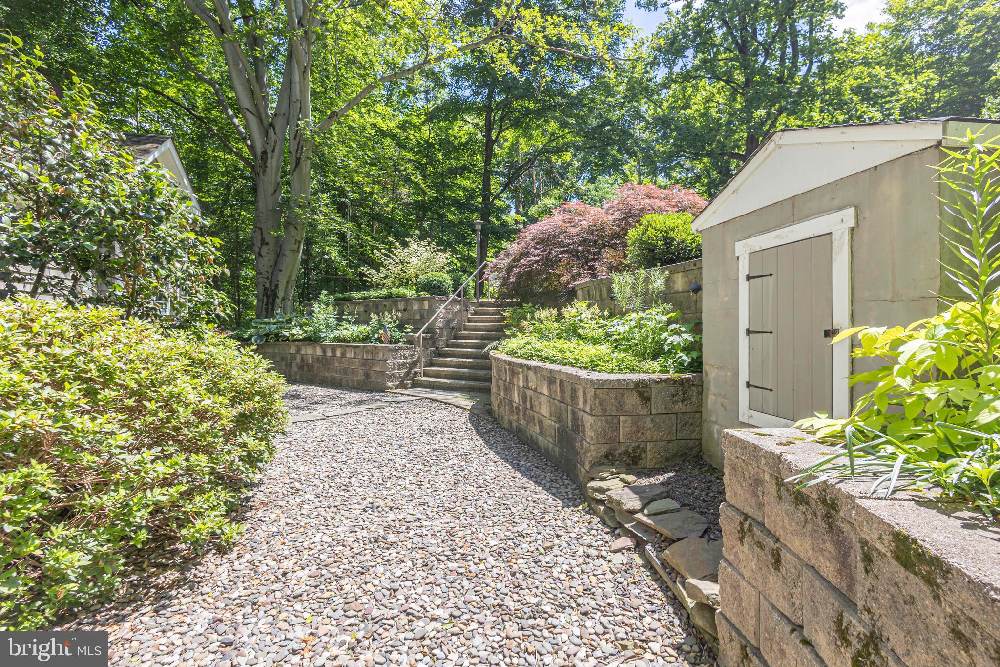 975 TAYLORSVILLE ROAD