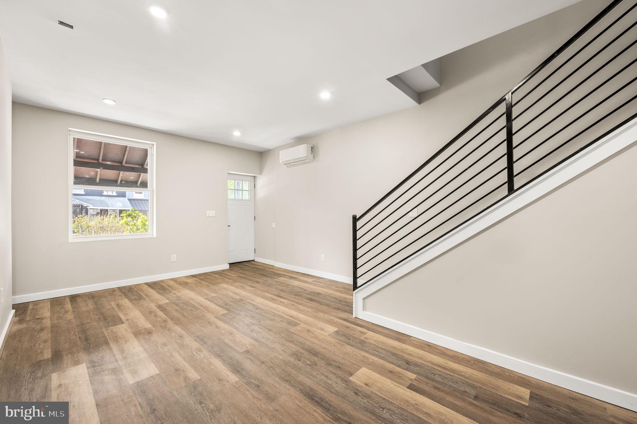 UNIVERSITY CITY - Residential