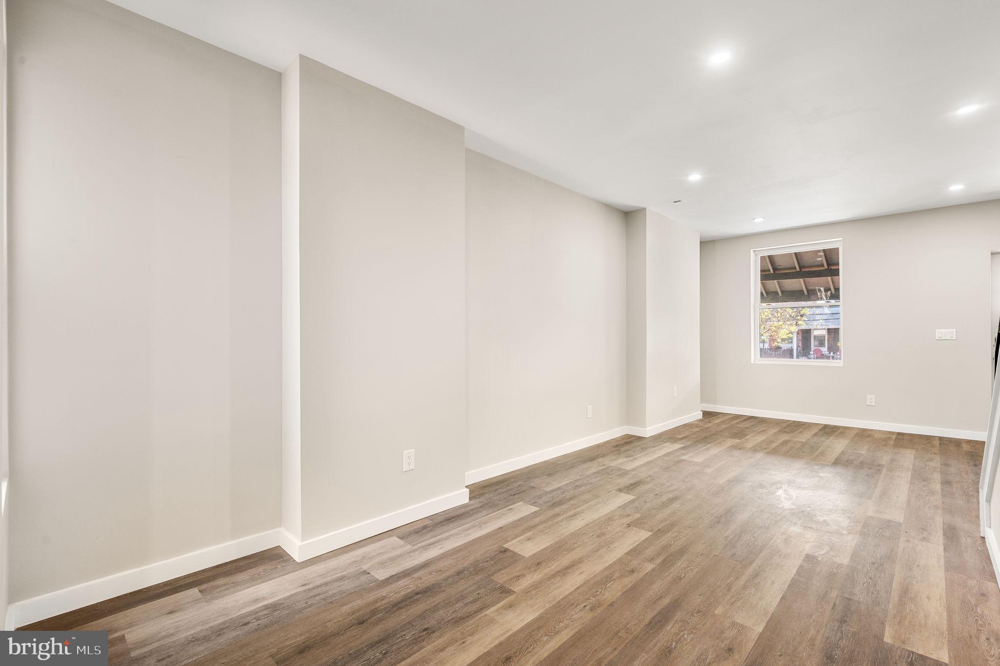 UNIVERSITY CITY - Residential