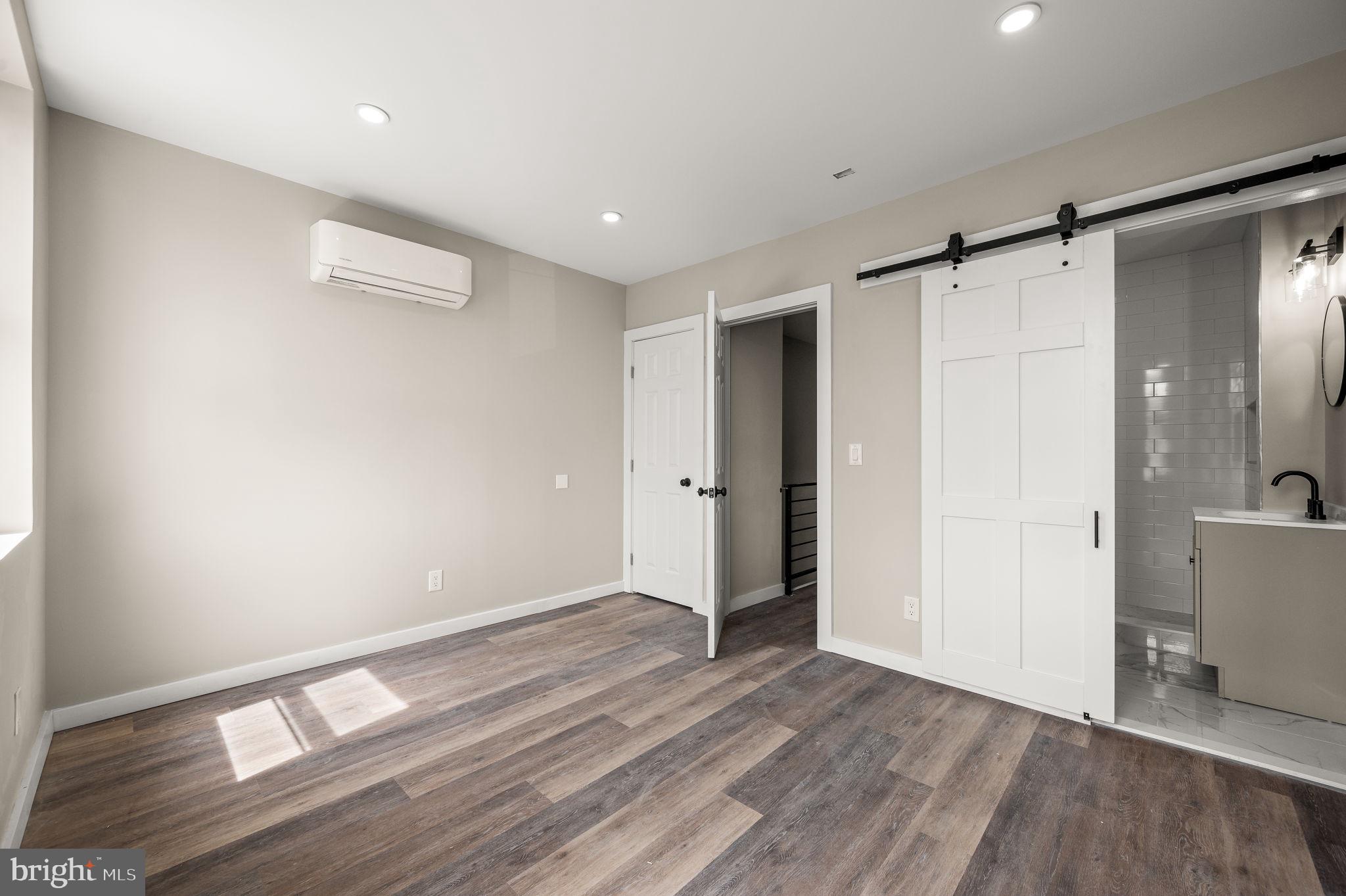 UNIVERSITY CITY - Residential