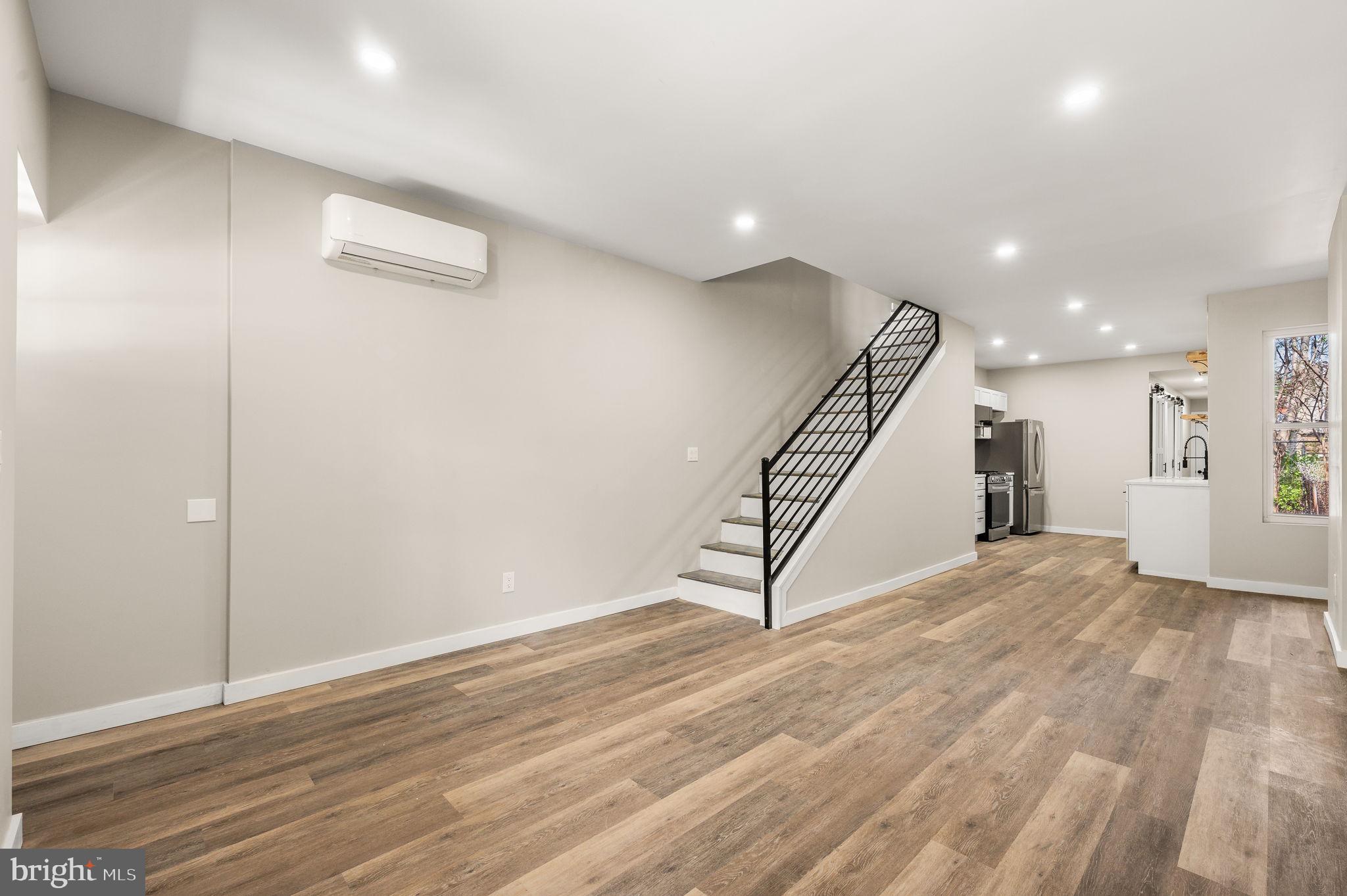 UNIVERSITY CITY - Residential