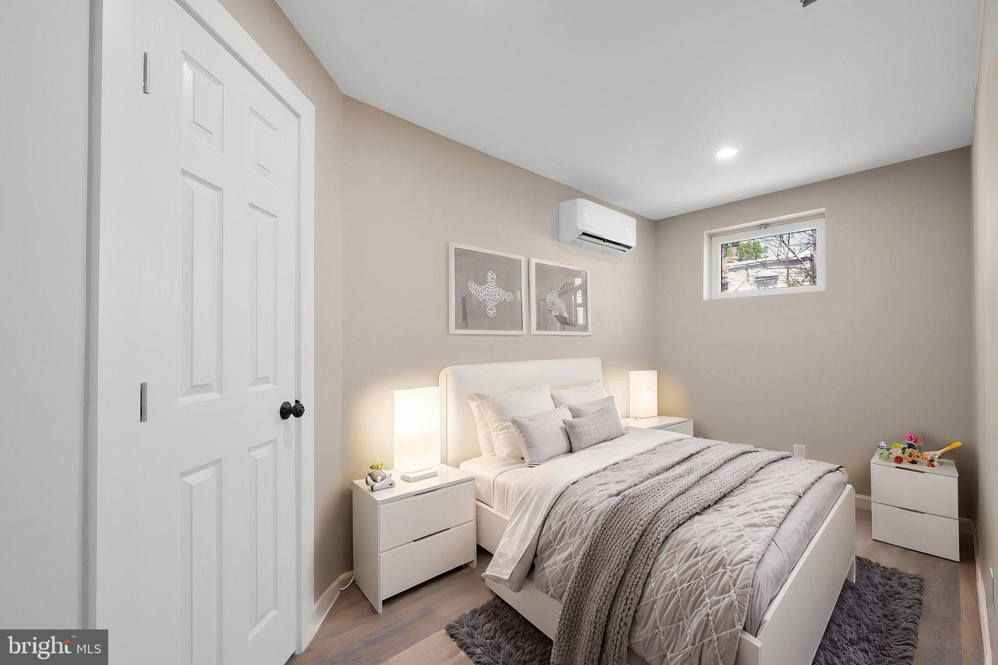 UNIVERSITY CITY - Residential