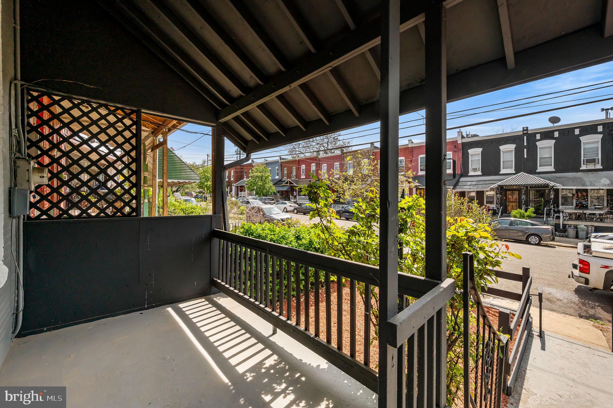 UNIVERSITY CITY - Residential