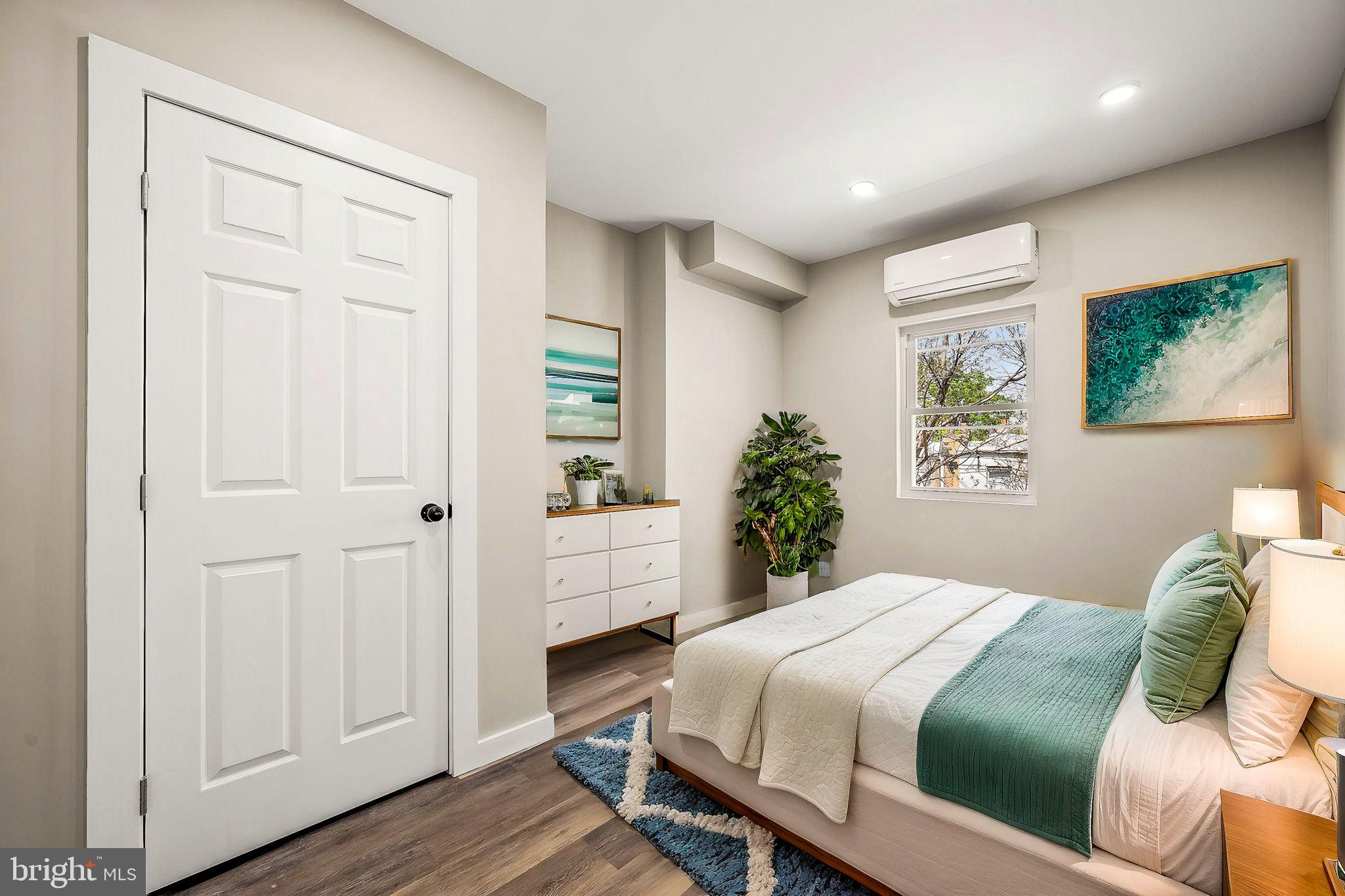 UNIVERSITY CITY - Residential