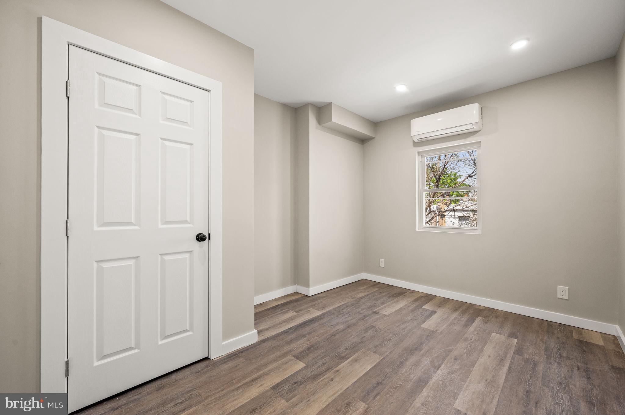 UNIVERSITY CITY - Residential