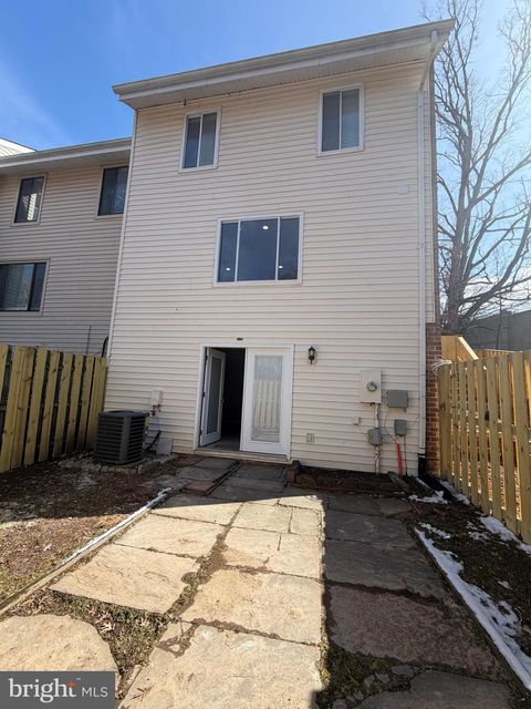 13301 AIKEN PLACE BASEMENT HERNDON VA 20170