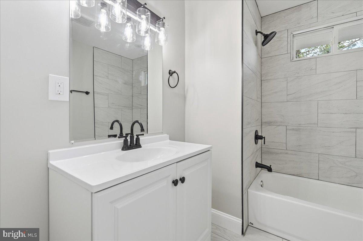 WOODLAWN PARK - Residential