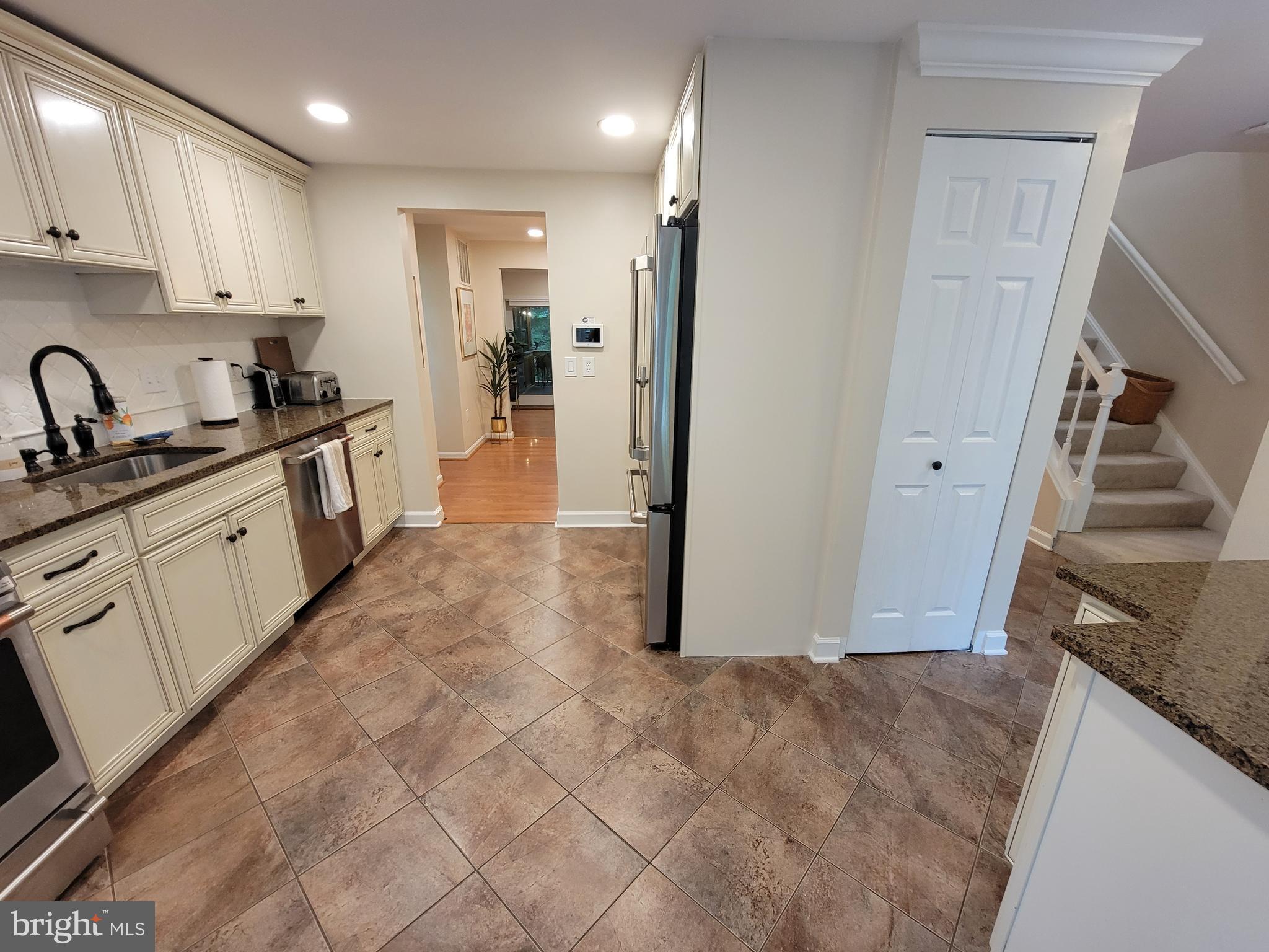 BURKE CENTRE - Residential Lease