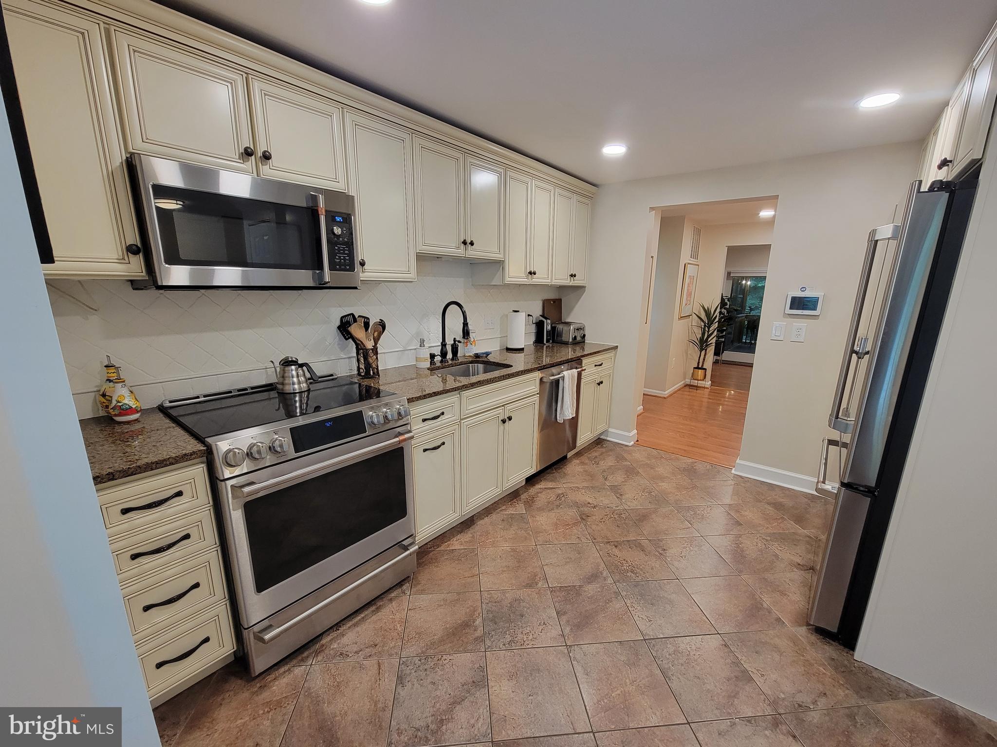 BURKE CENTRE - Residential Lease