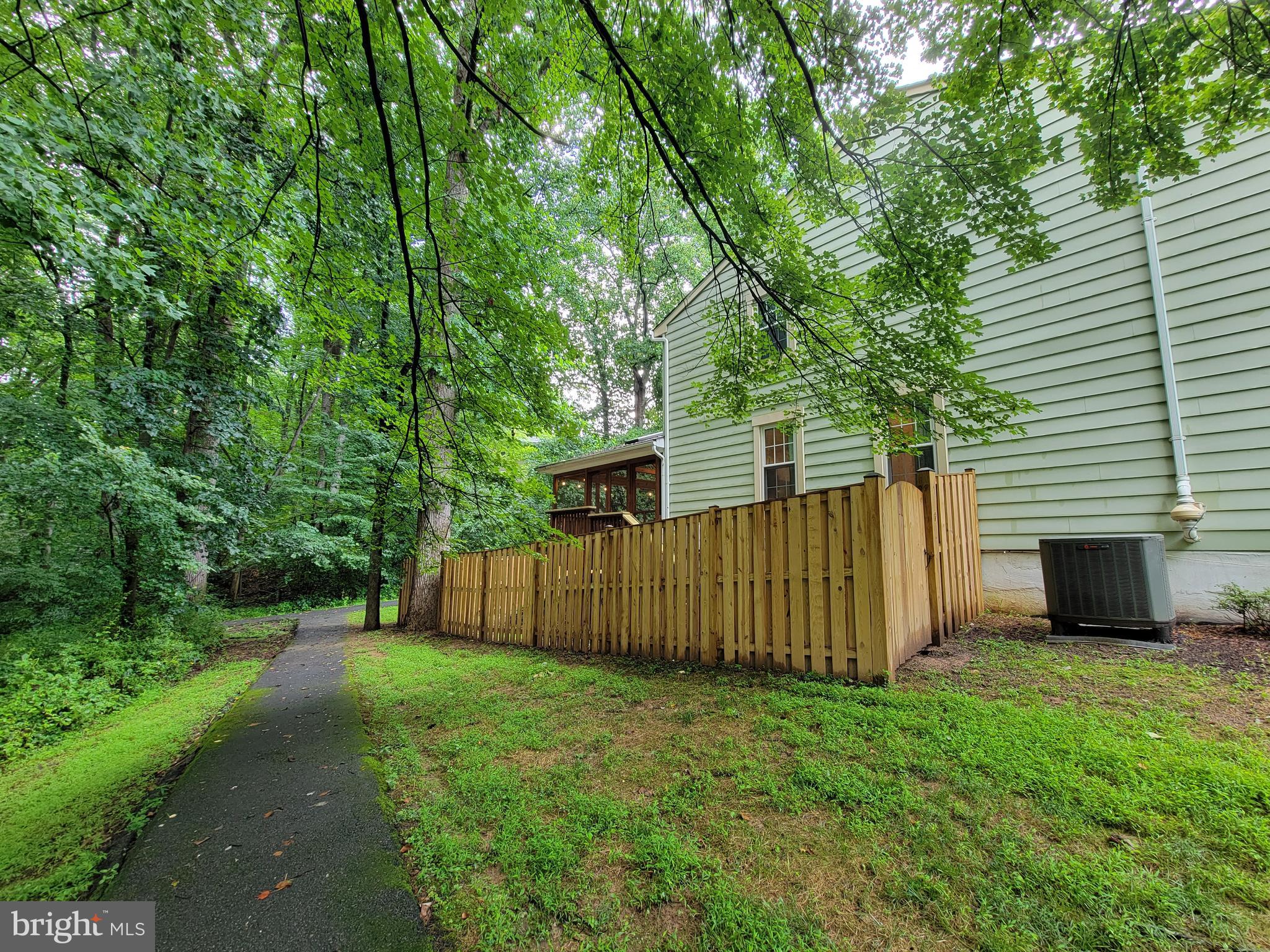 BURKE CENTRE - Residential Lease