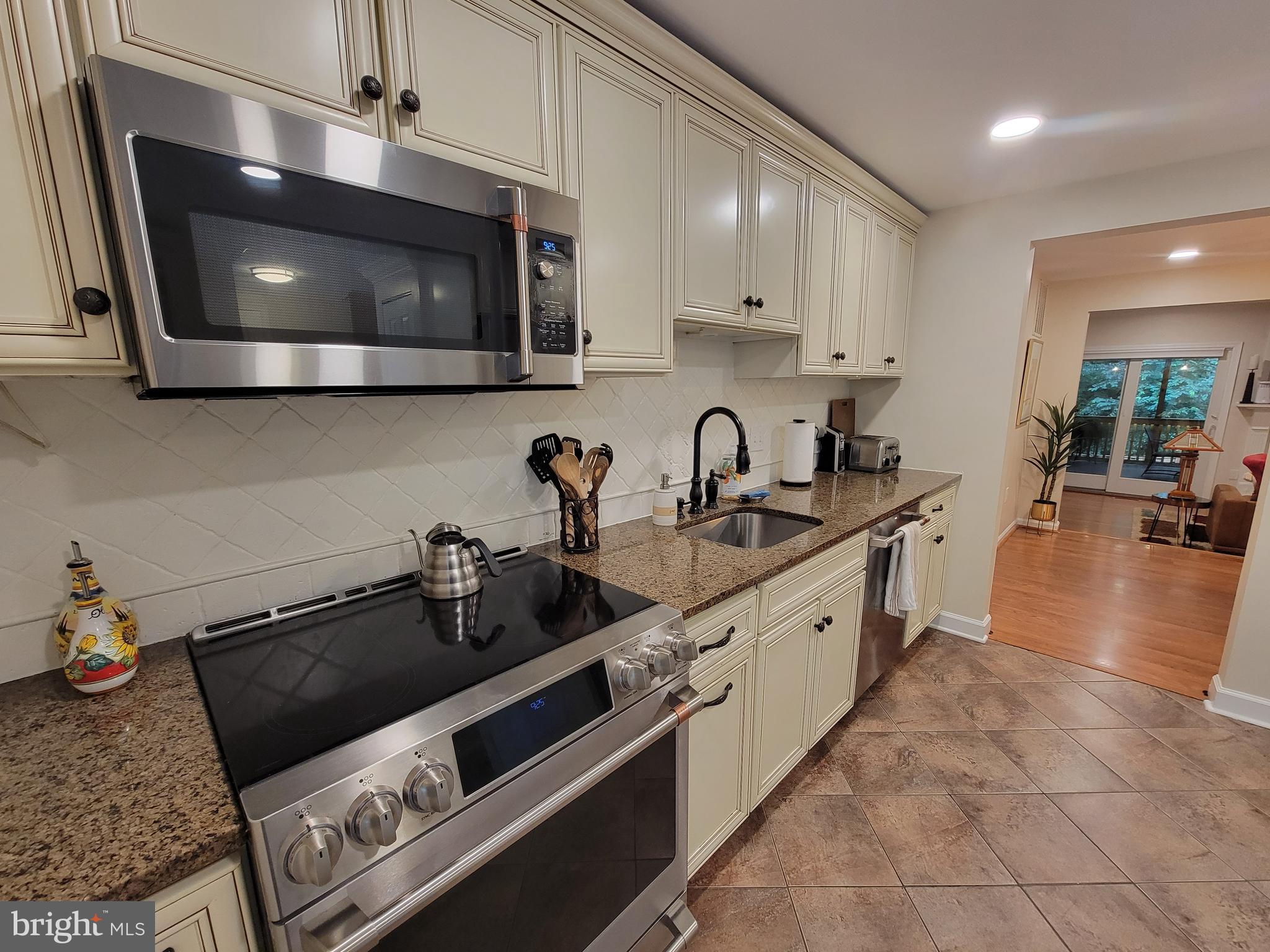 BURKE CENTRE - Residential Lease