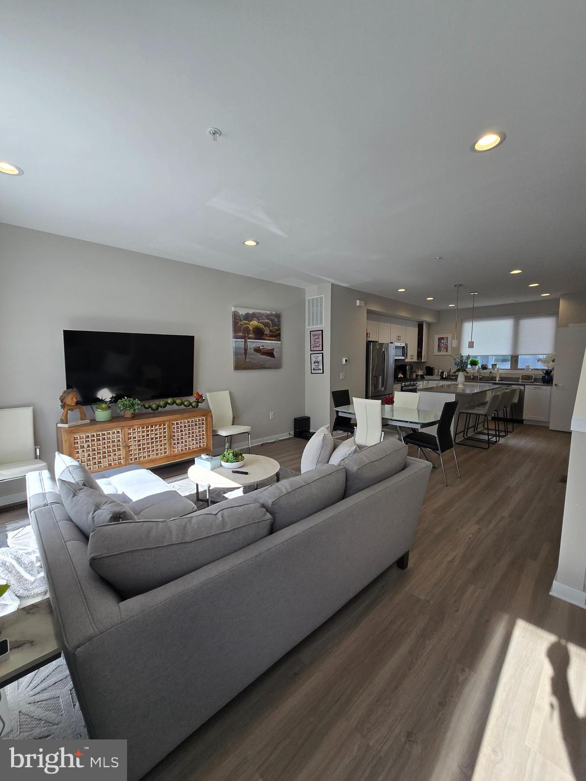 NORTHBANK - Residential