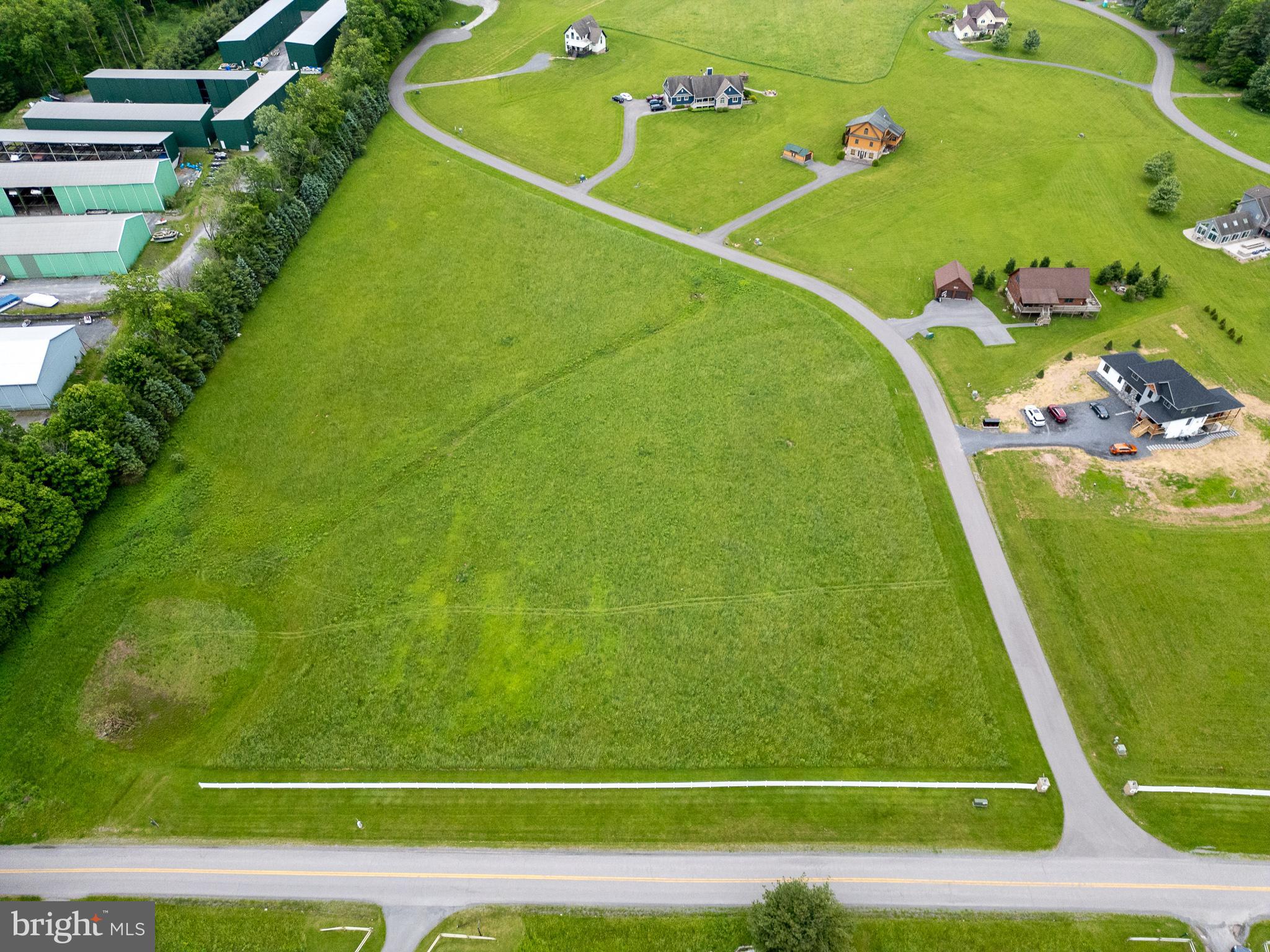 WATERFRONT GREENS - Land