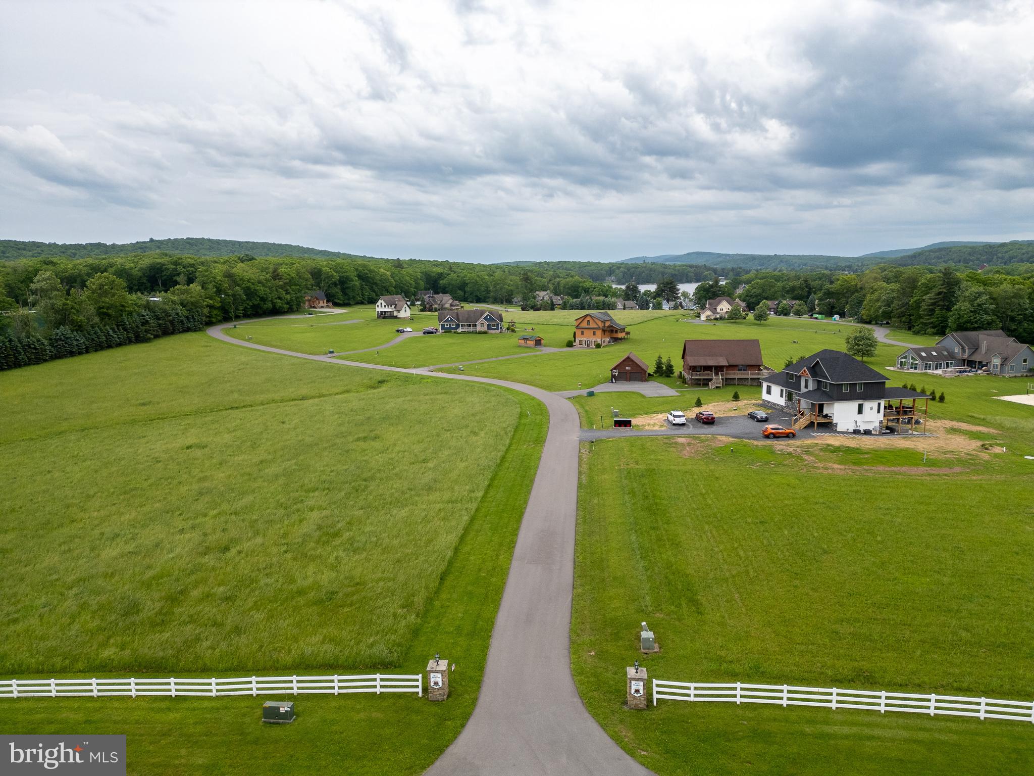 WATERFRONT GREENS - Land