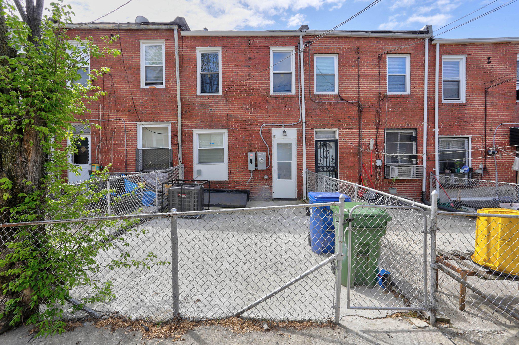 BROADWAY EAST - Residential