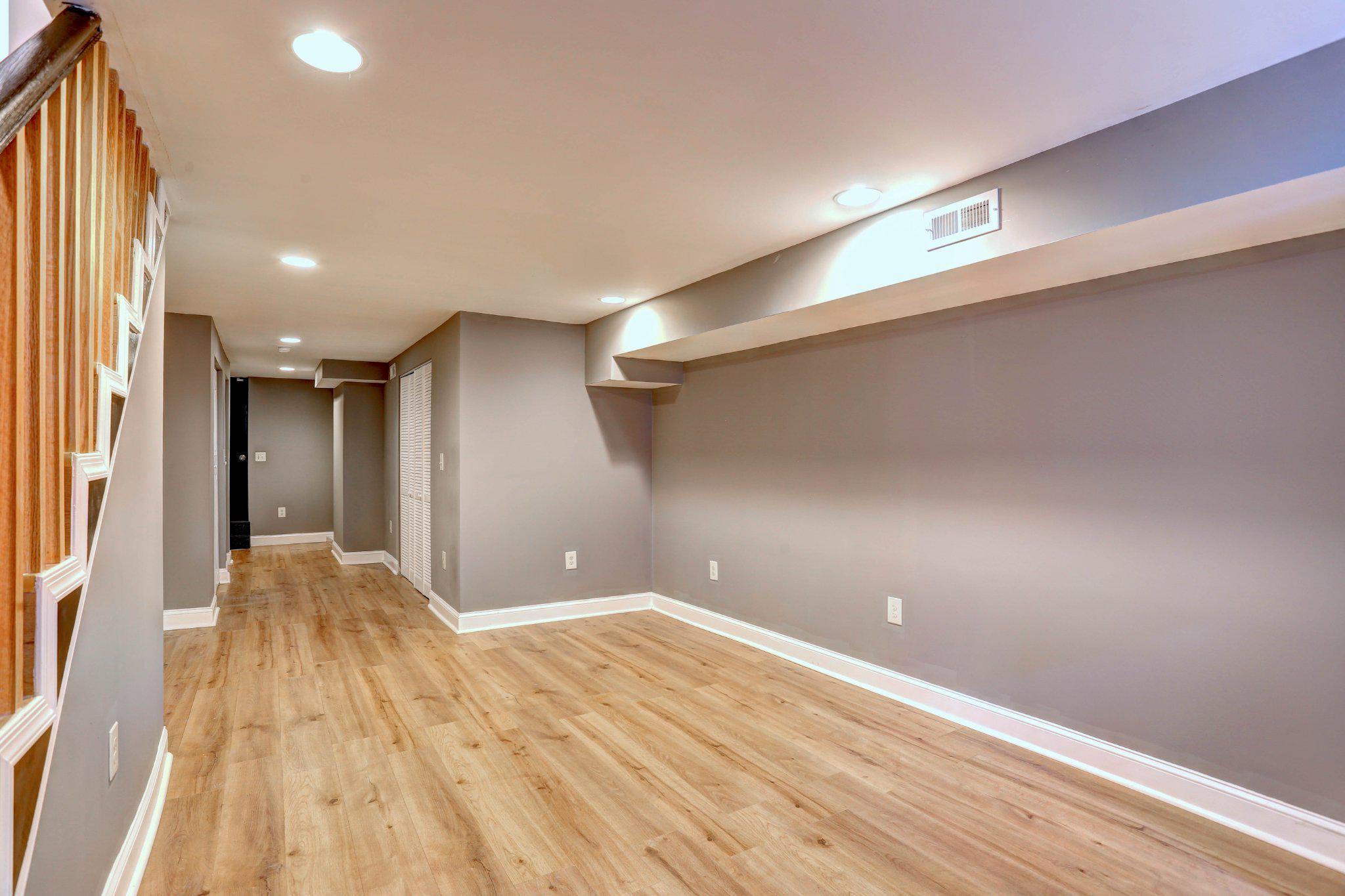 BROADWAY EAST - Residential