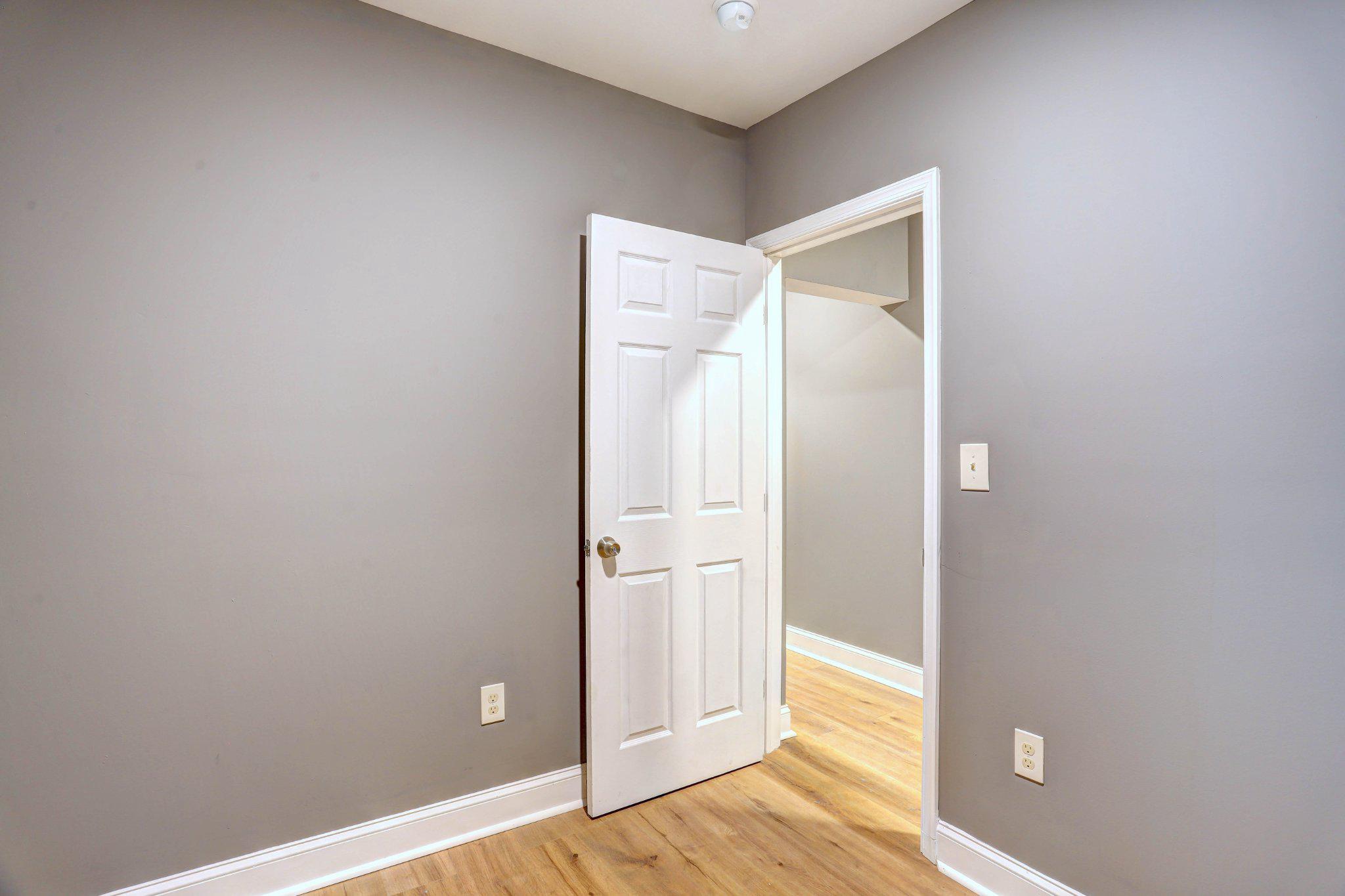 BROADWAY EAST - Residential