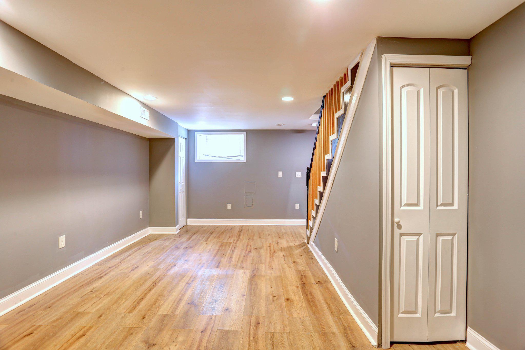 BROADWAY EAST - Residential