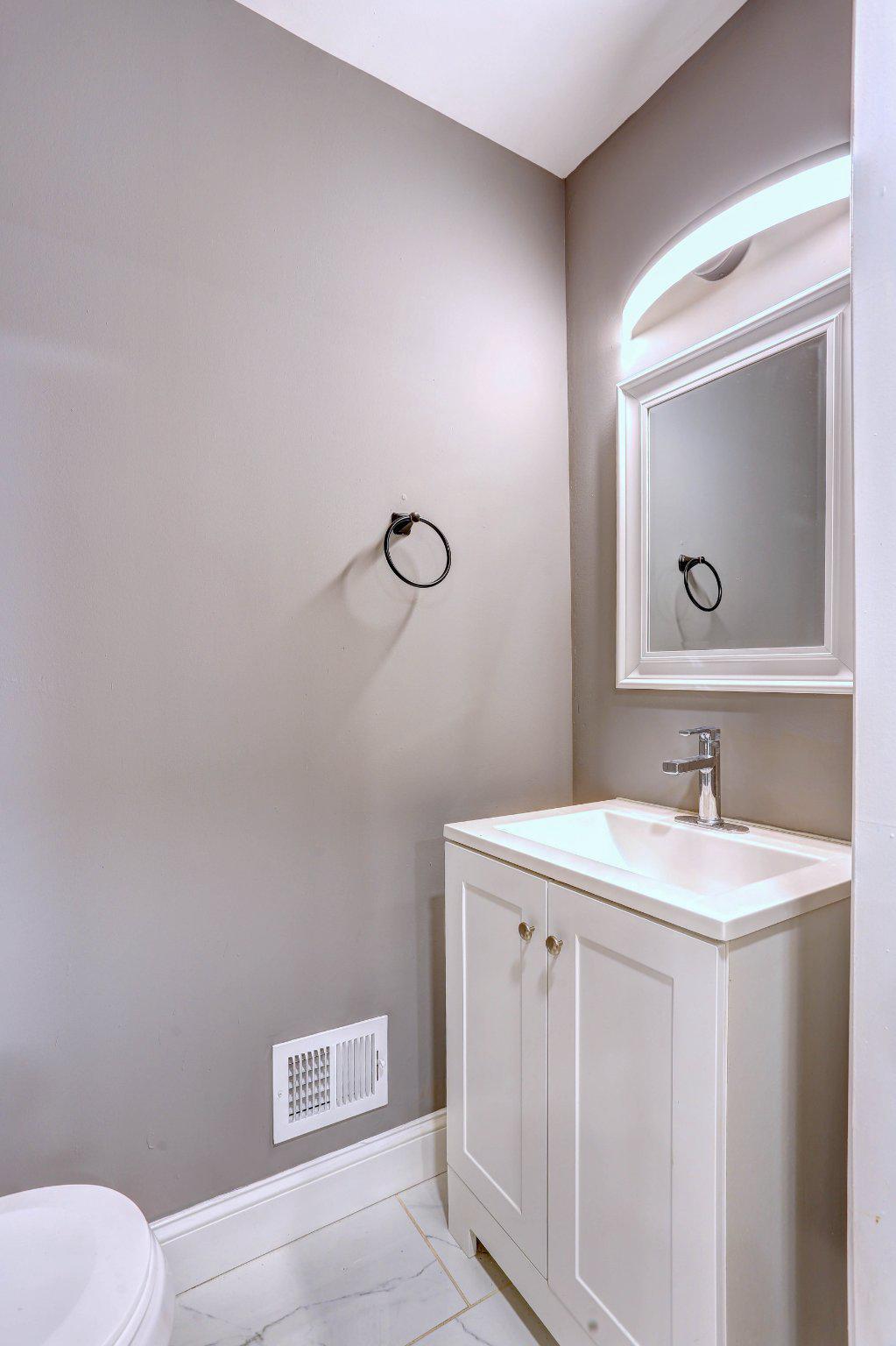 BROADWAY EAST - Residential