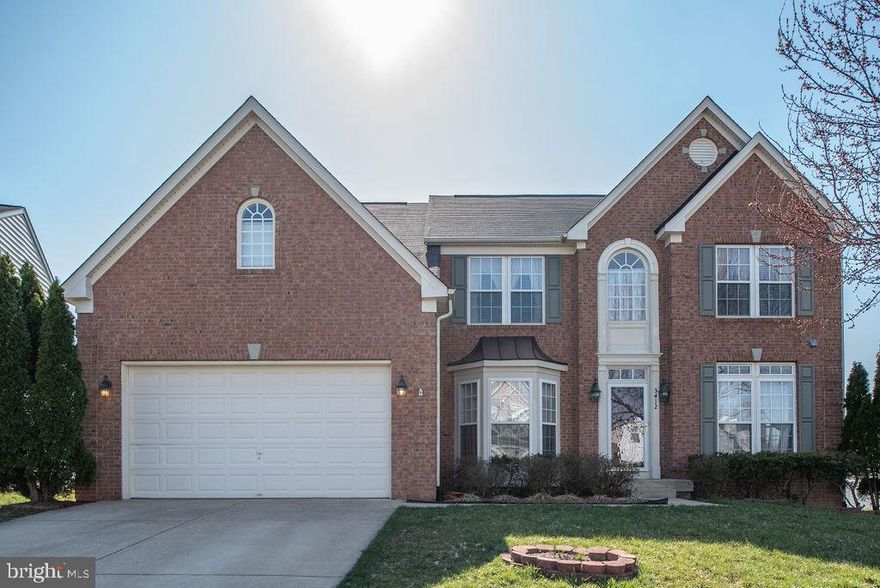 Beautiful Home with Large Open floor plan! Hardwood floors, living room, dining room, separate office and SUN room! Family room, kitchen and dinette area. So much to offer! 4 upstairs bedrooms are spacious. Plenty of storage. Master suite is a must see. Basement is a dream for entertaining. Wet bar, 2 bedrooms/rec rooms, full bath and space for living area or rec room.