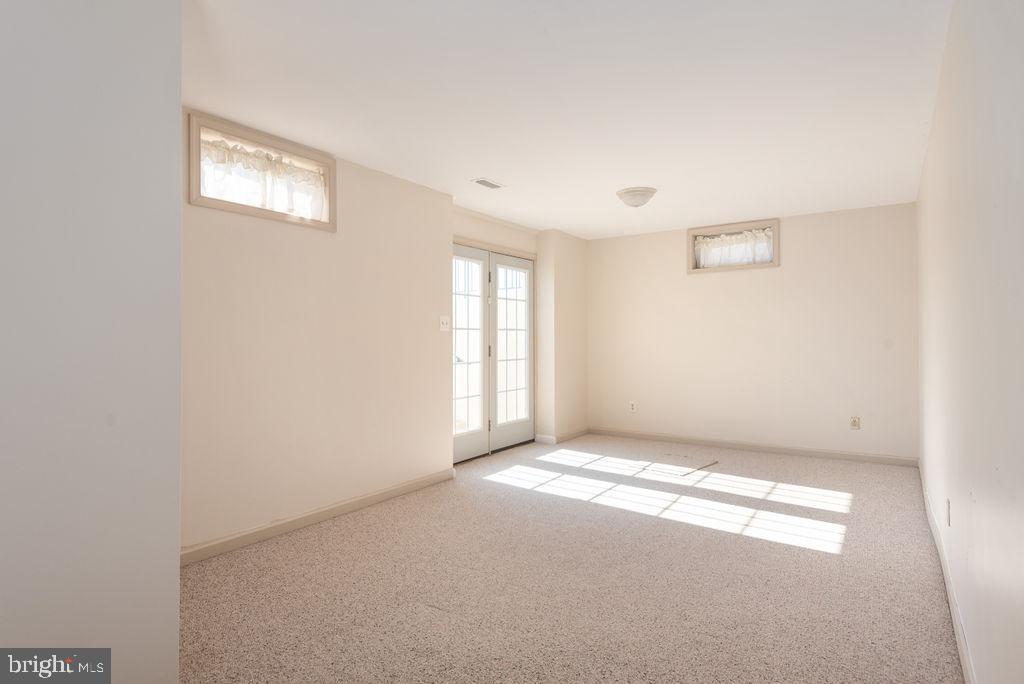 THE FALLS AT LEE'S PARKE - Residential