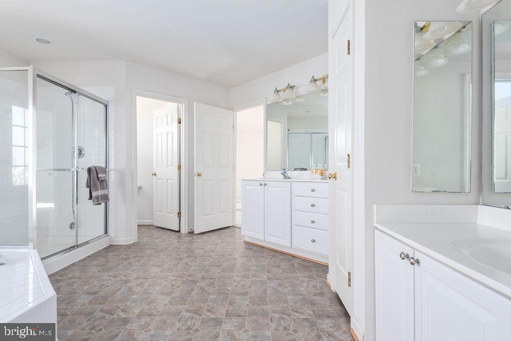 THE FALLS AT LEE'S PARKE - Residential