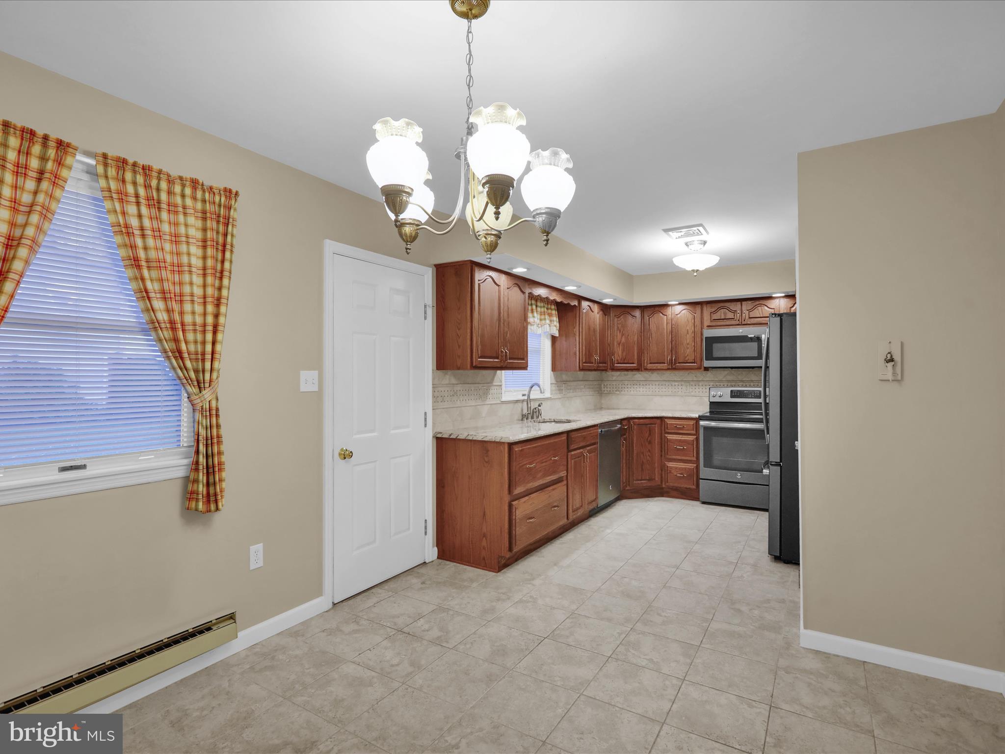 RICHMOND COMMONS - Residential