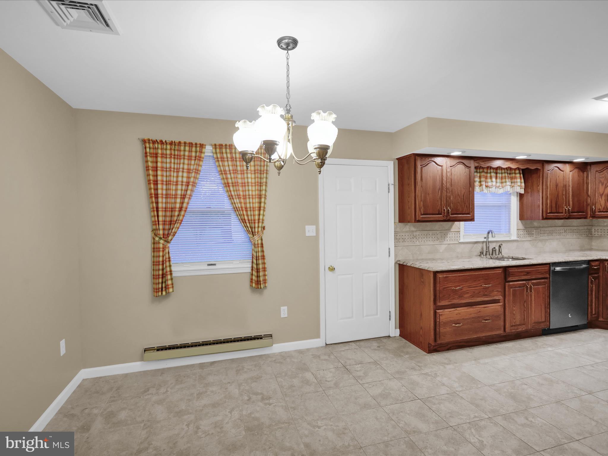 RICHMOND COMMONS - Residential