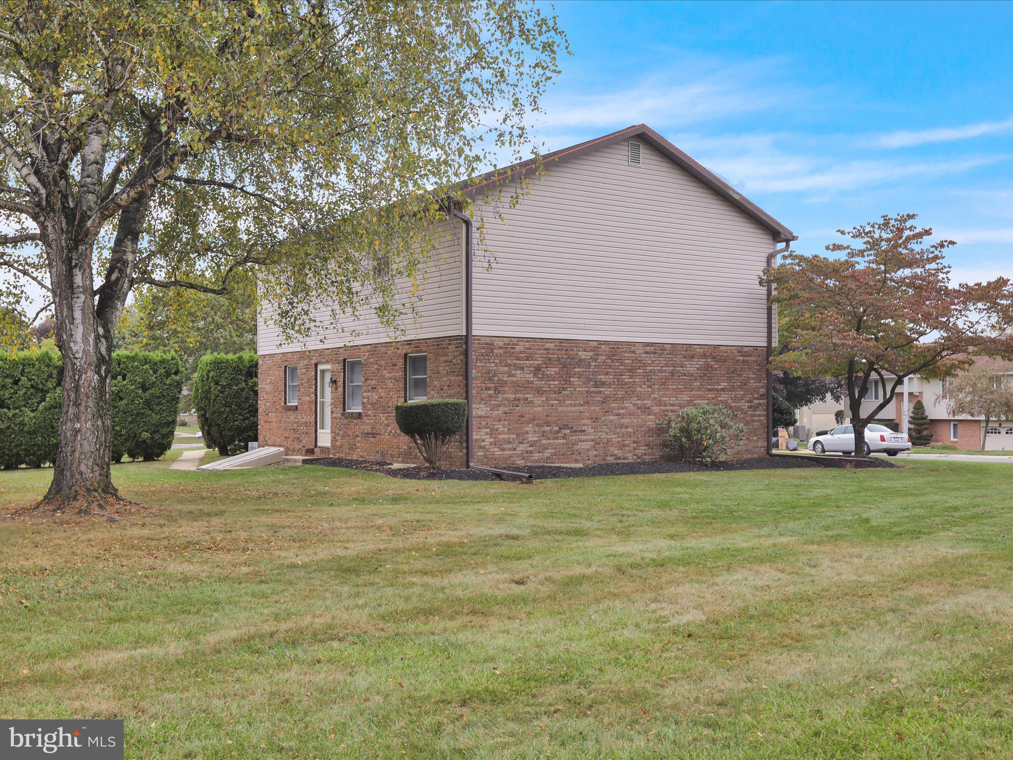 RICHMOND COMMONS - Residential