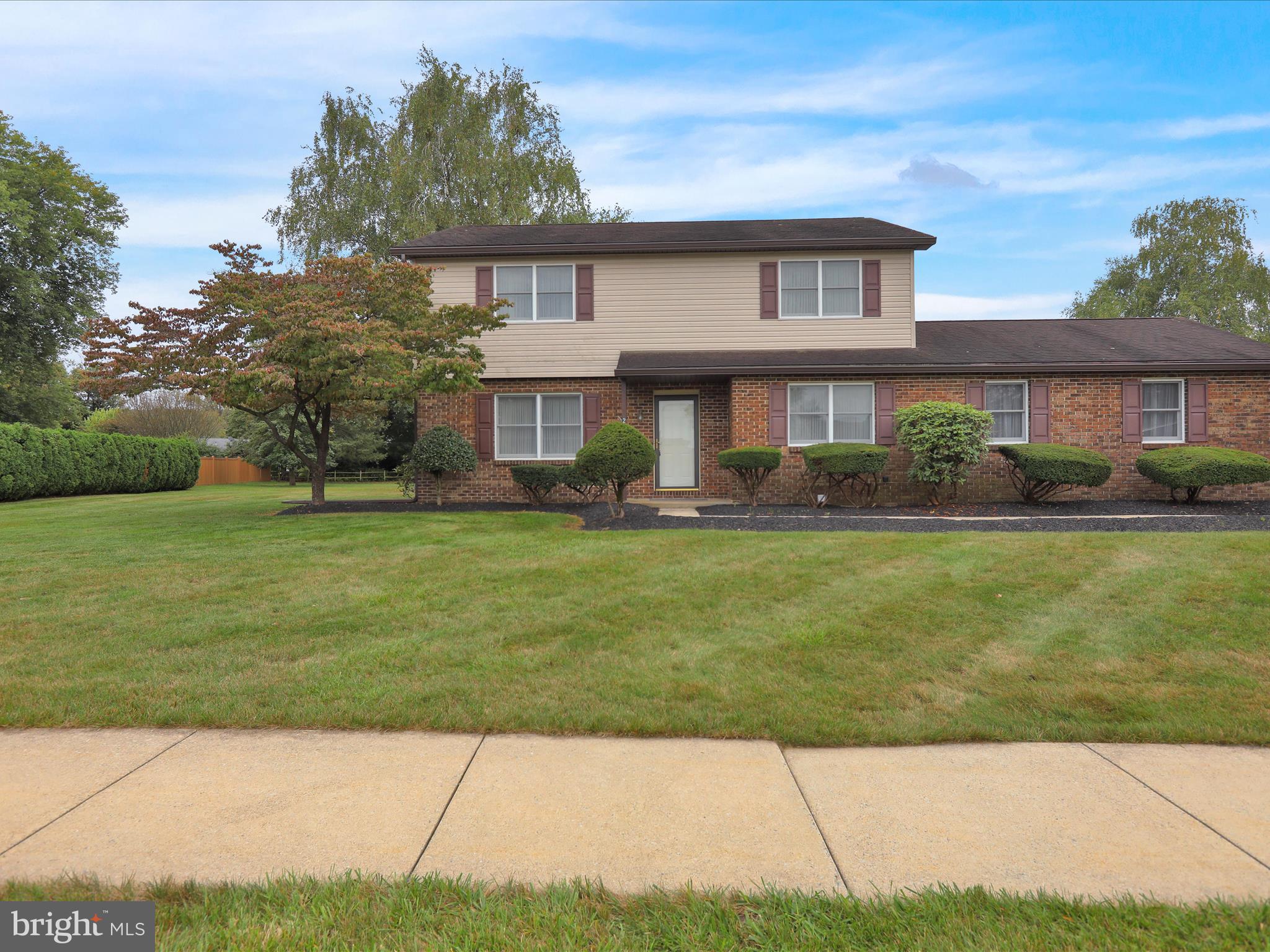 RICHMOND COMMONS - Residential