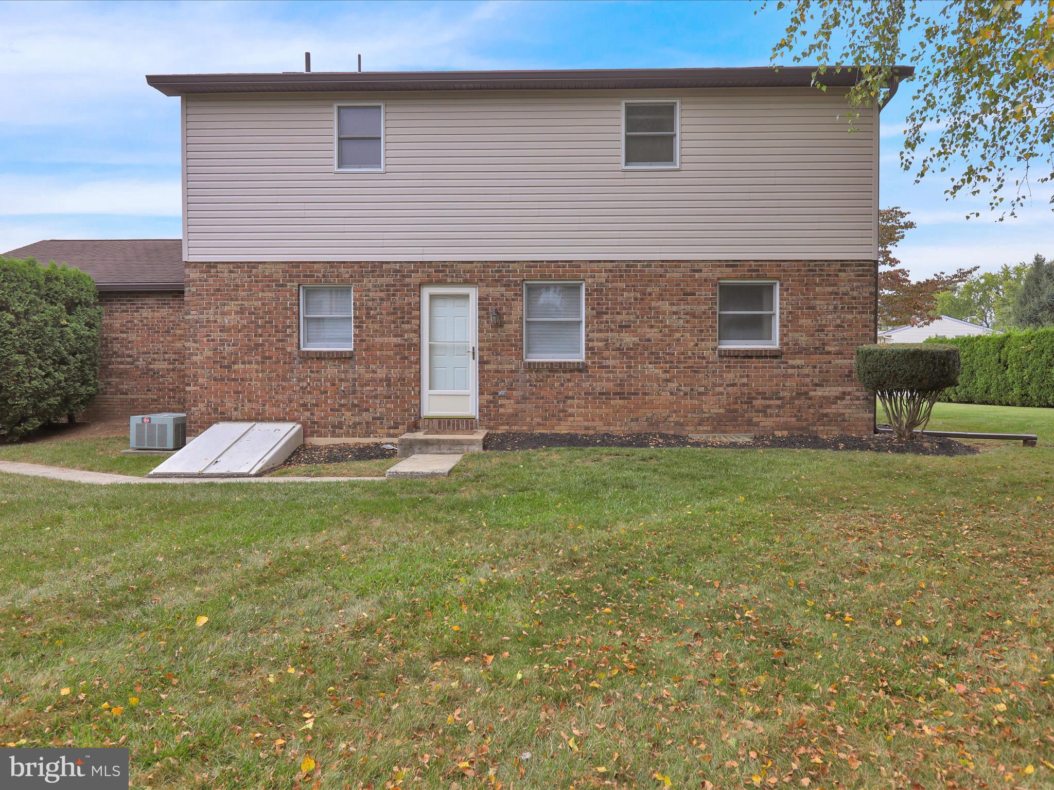 RICHMOND COMMONS - Residential