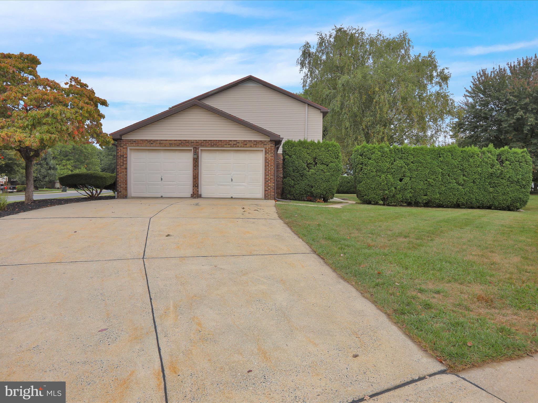 RICHMOND COMMONS - Residential