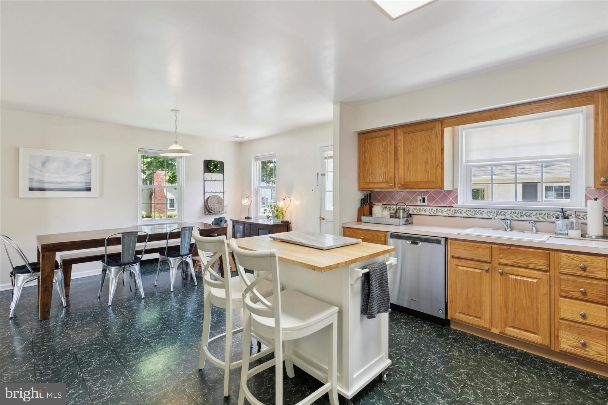 WAYNEWOODS - Residential Lease