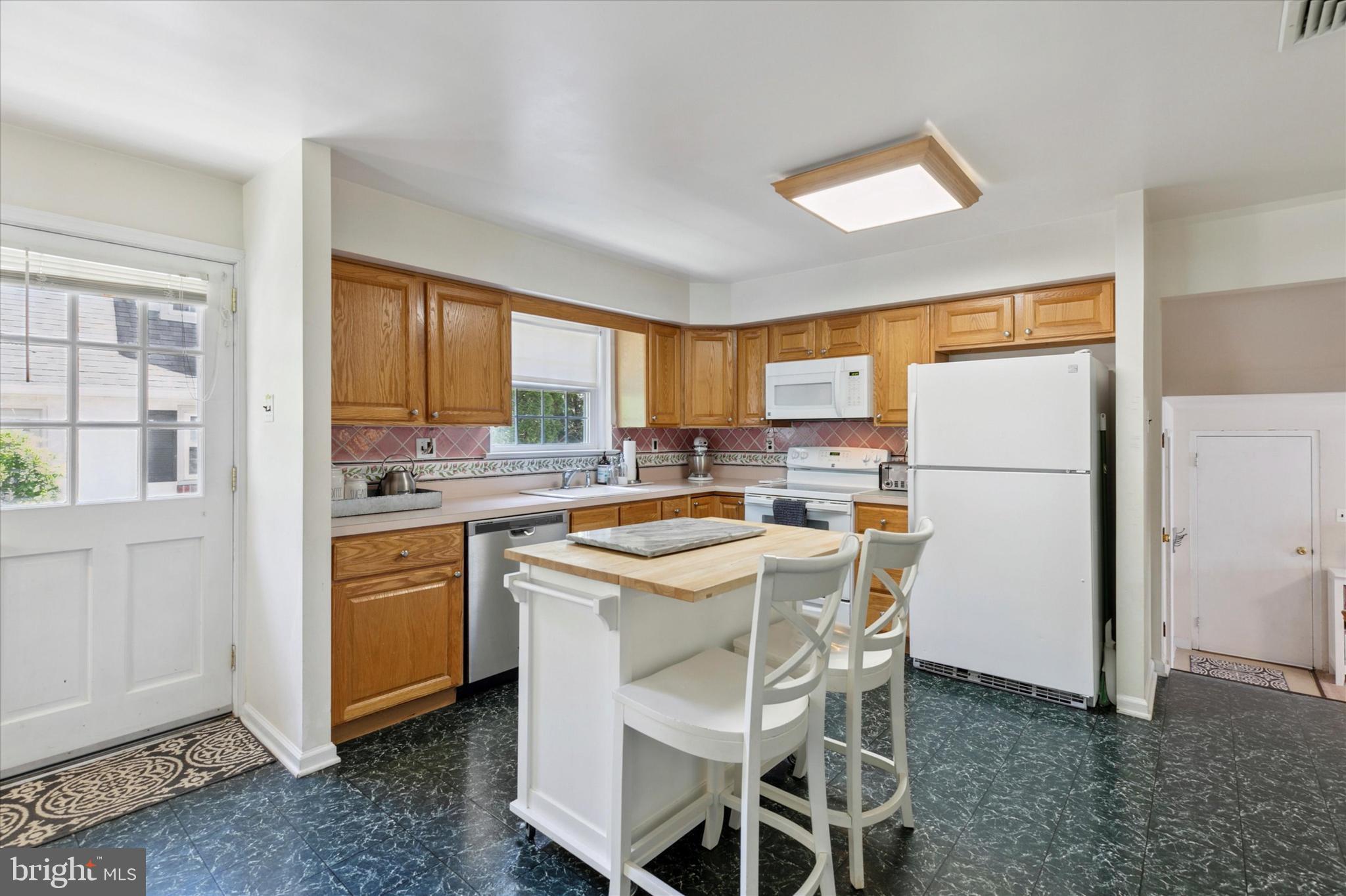 WAYNEWOODS - Residential Lease