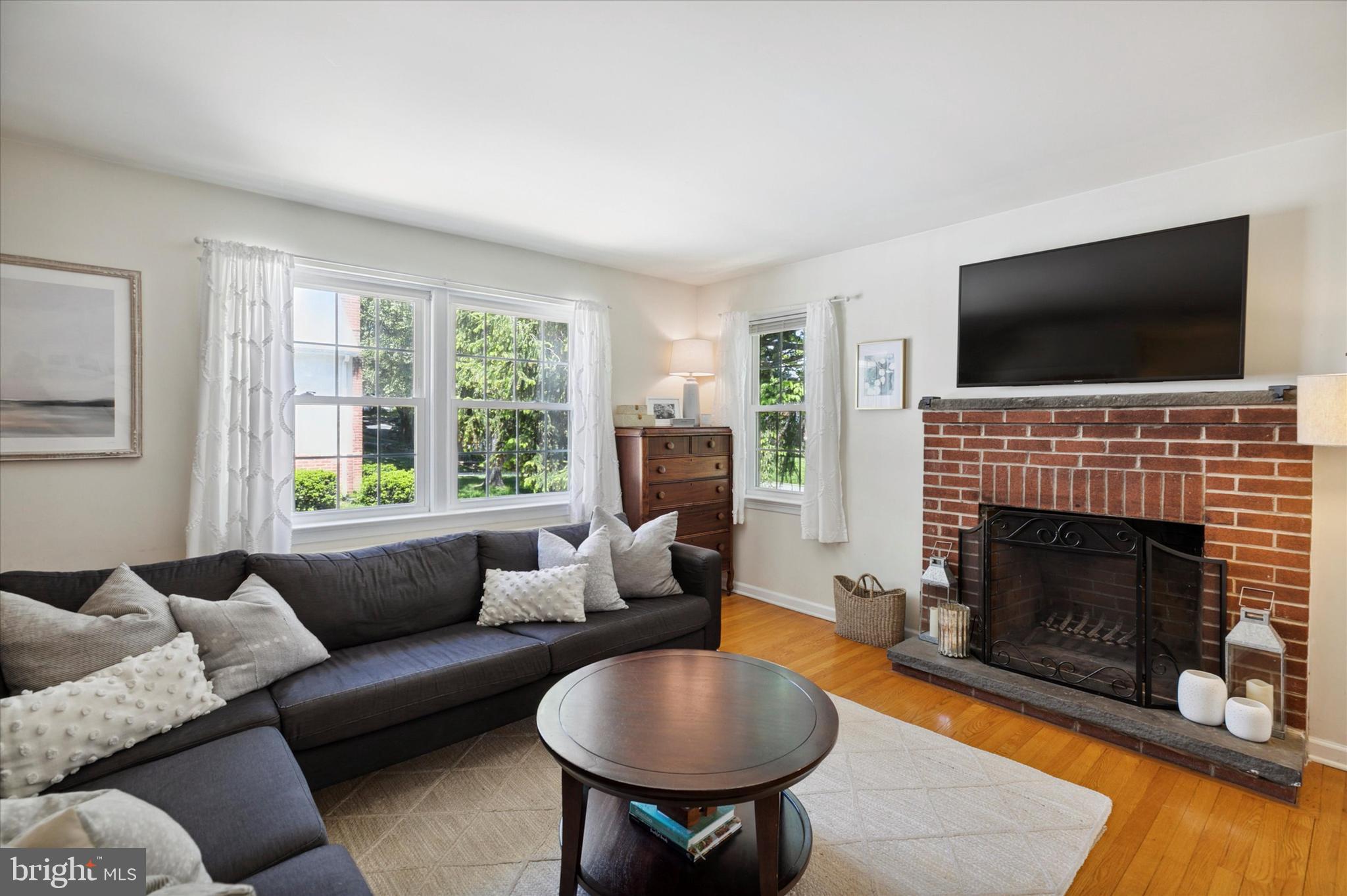 WAYNEWOODS - Residential Lease