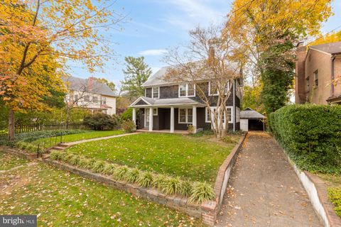 Photo of 3909 Washington Street, Kensington, MD 20895 (MLS # MDMC2116116) Photo of 3909 Washington Street, Kensington, MD 20895 (MLS # MDMC2116116)