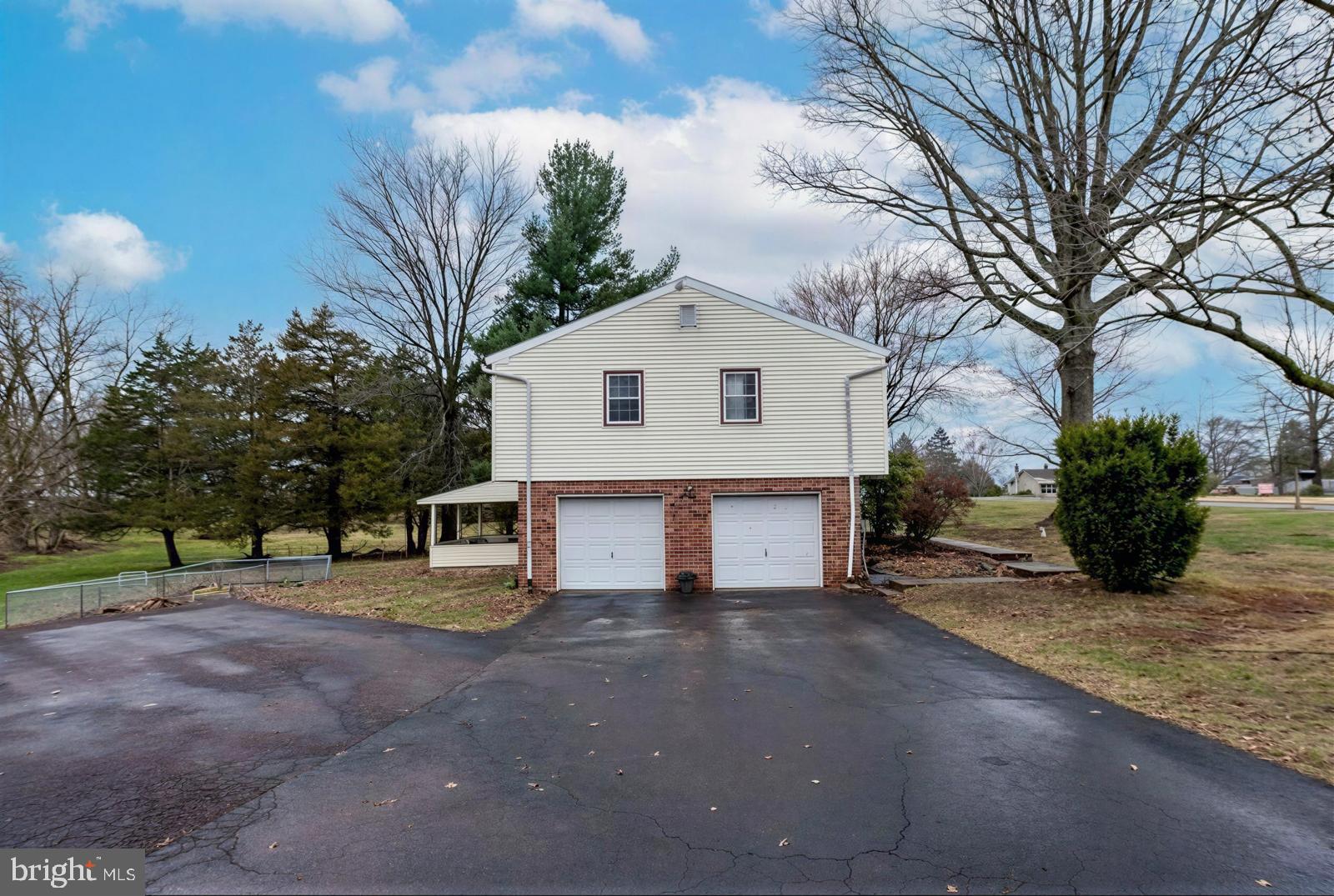 GRANDVIEW ACRES - Residential