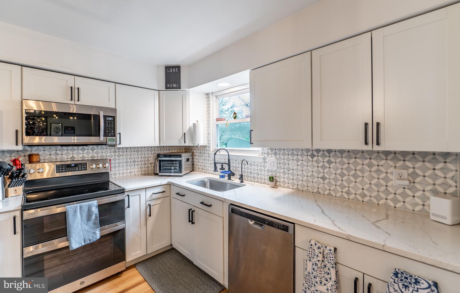 GRANDVIEW ACRES - Residential