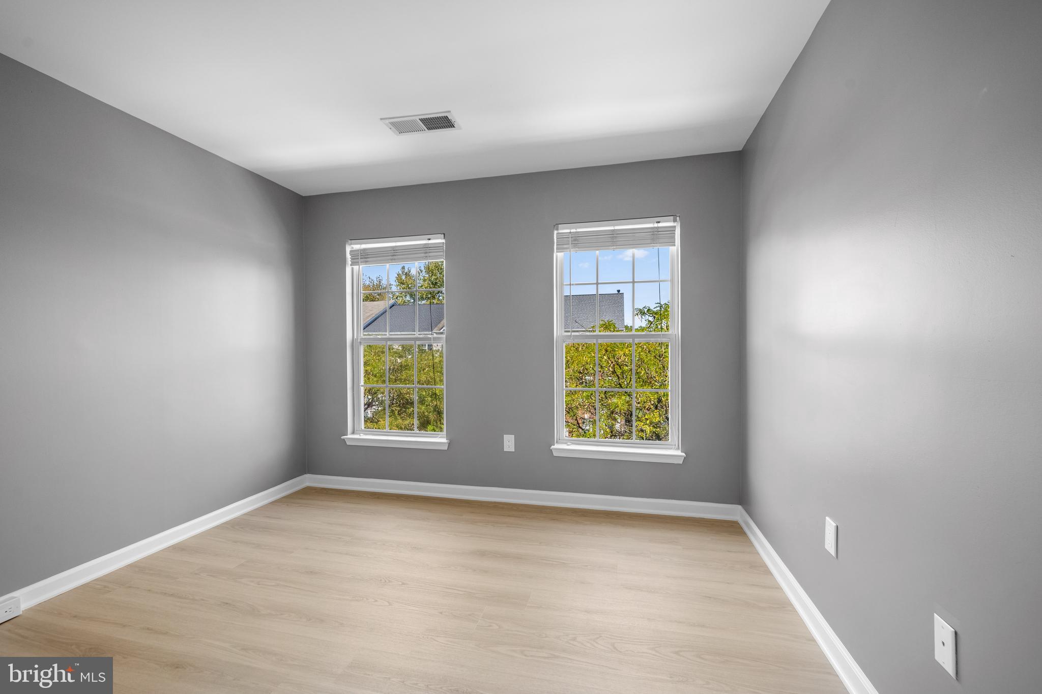 SOUTH RIDING - Residential Lease