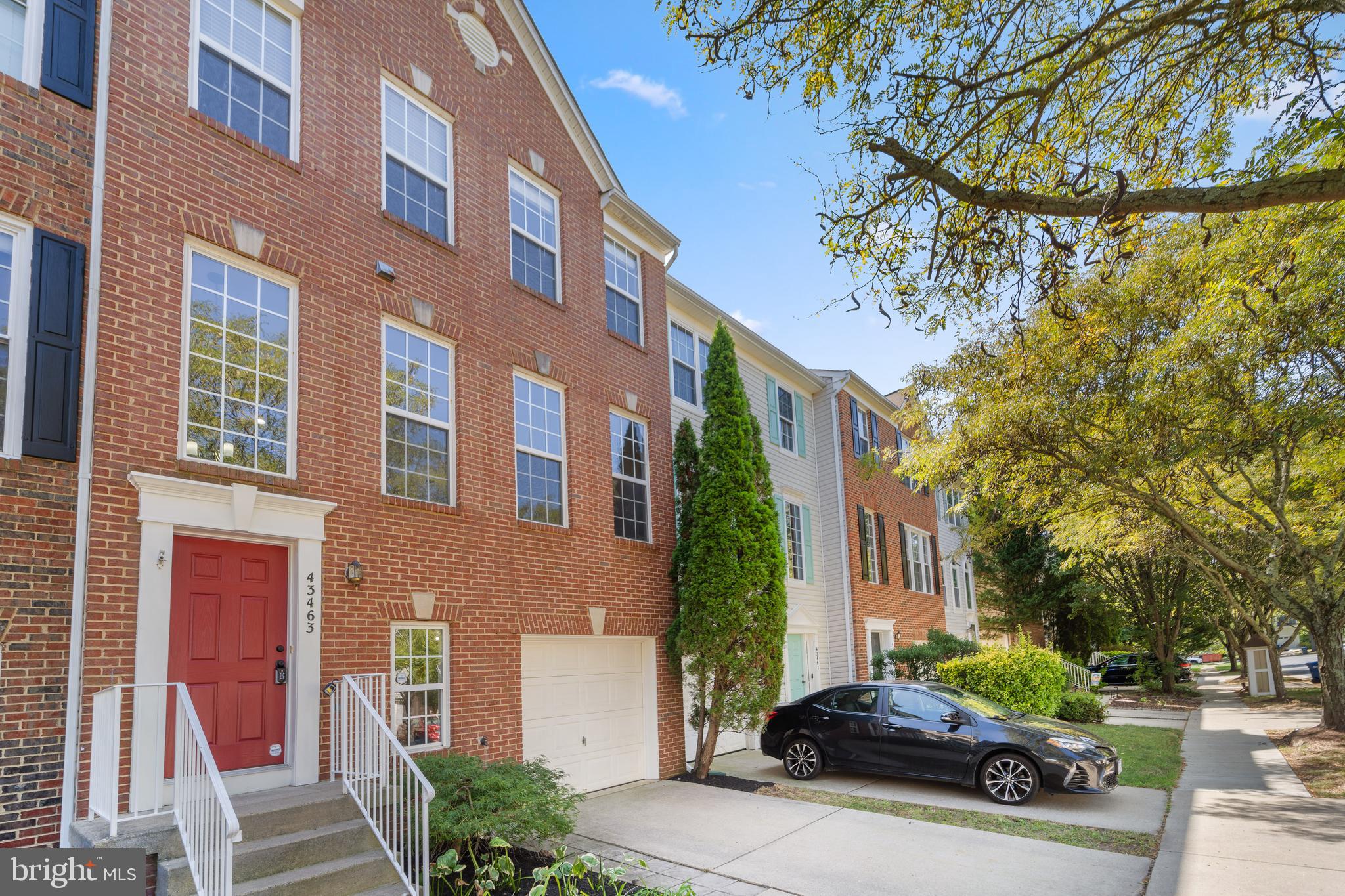 SOUTH RIDING - Residential Lease