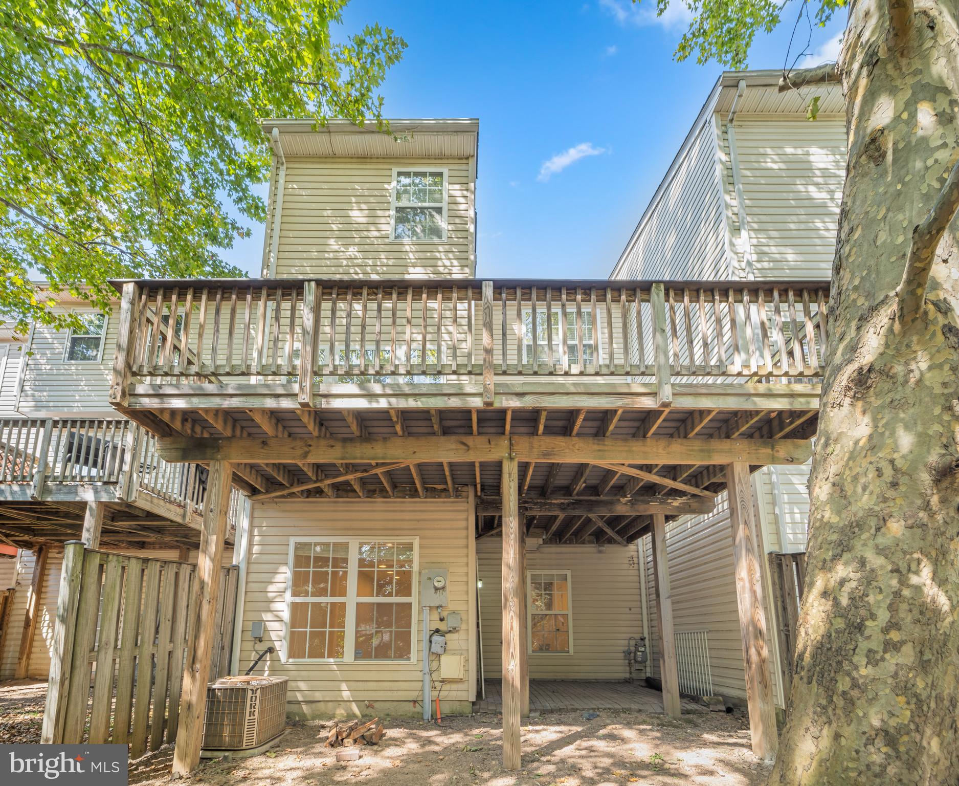 SOUTH RIDING - Residential Lease