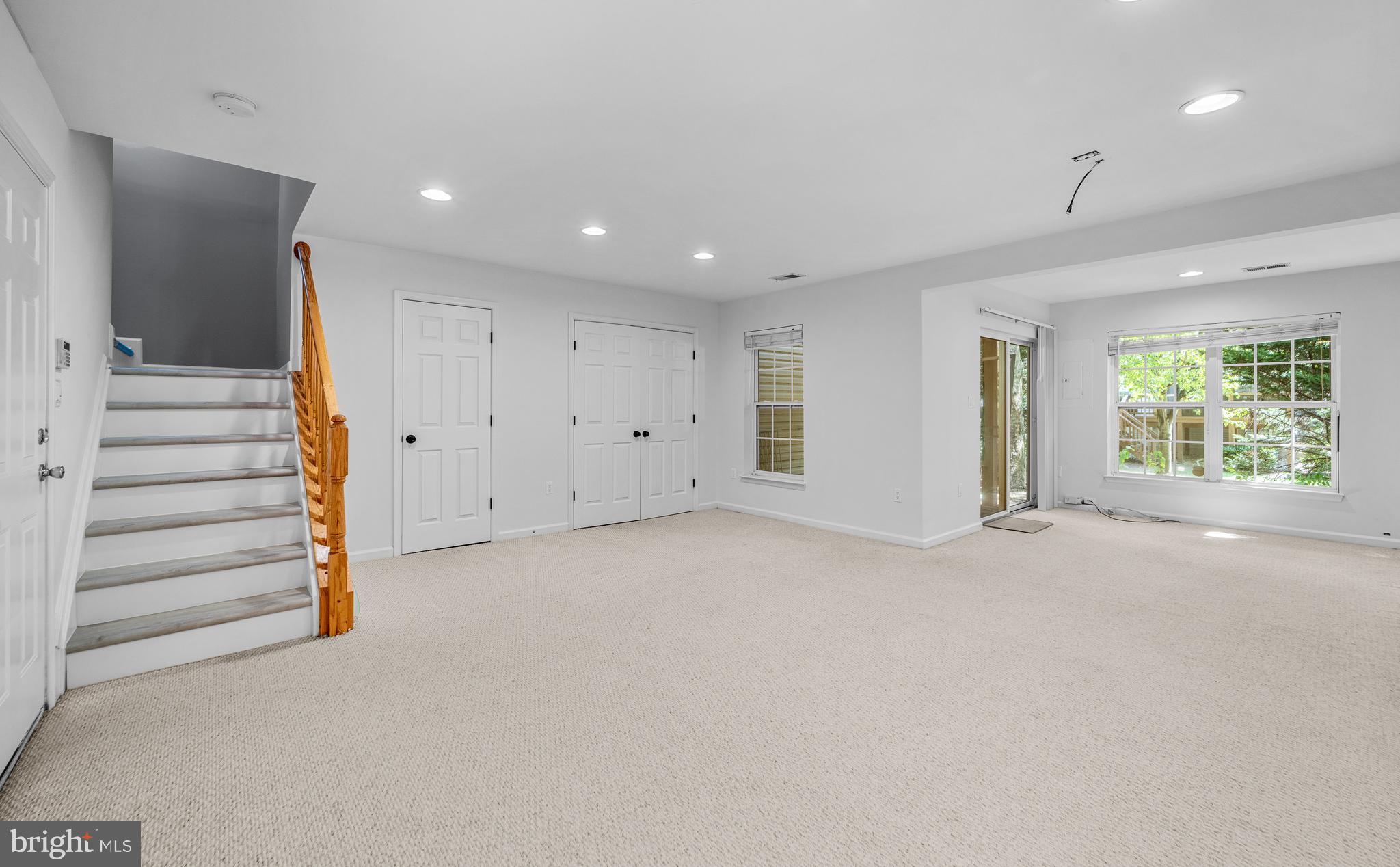 SOUTH RIDING - Residential Lease