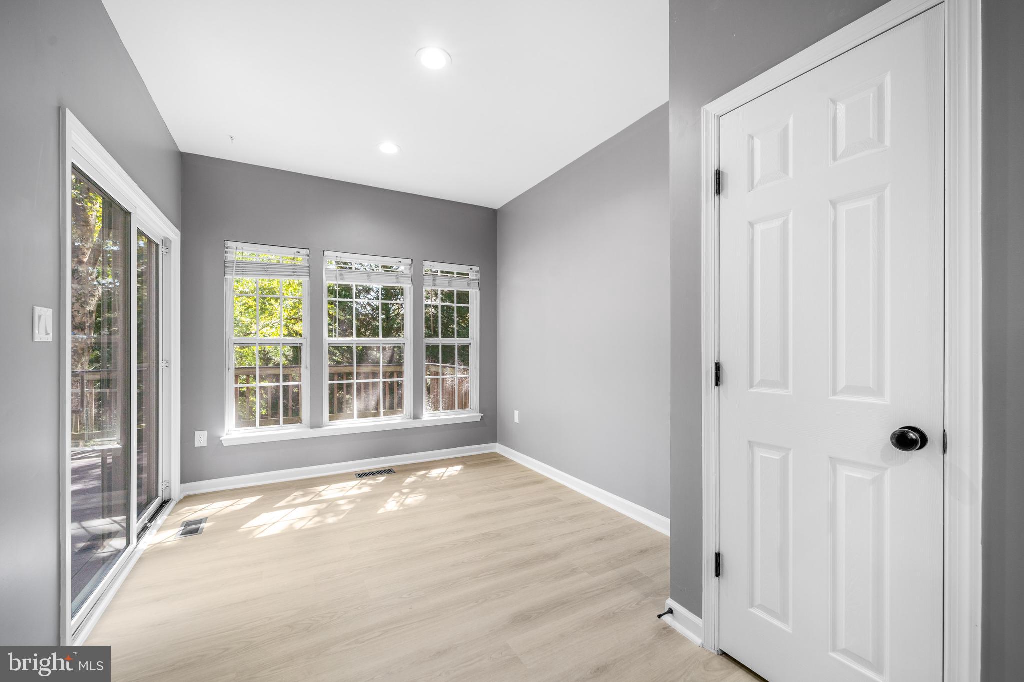 SOUTH RIDING - Residential Lease