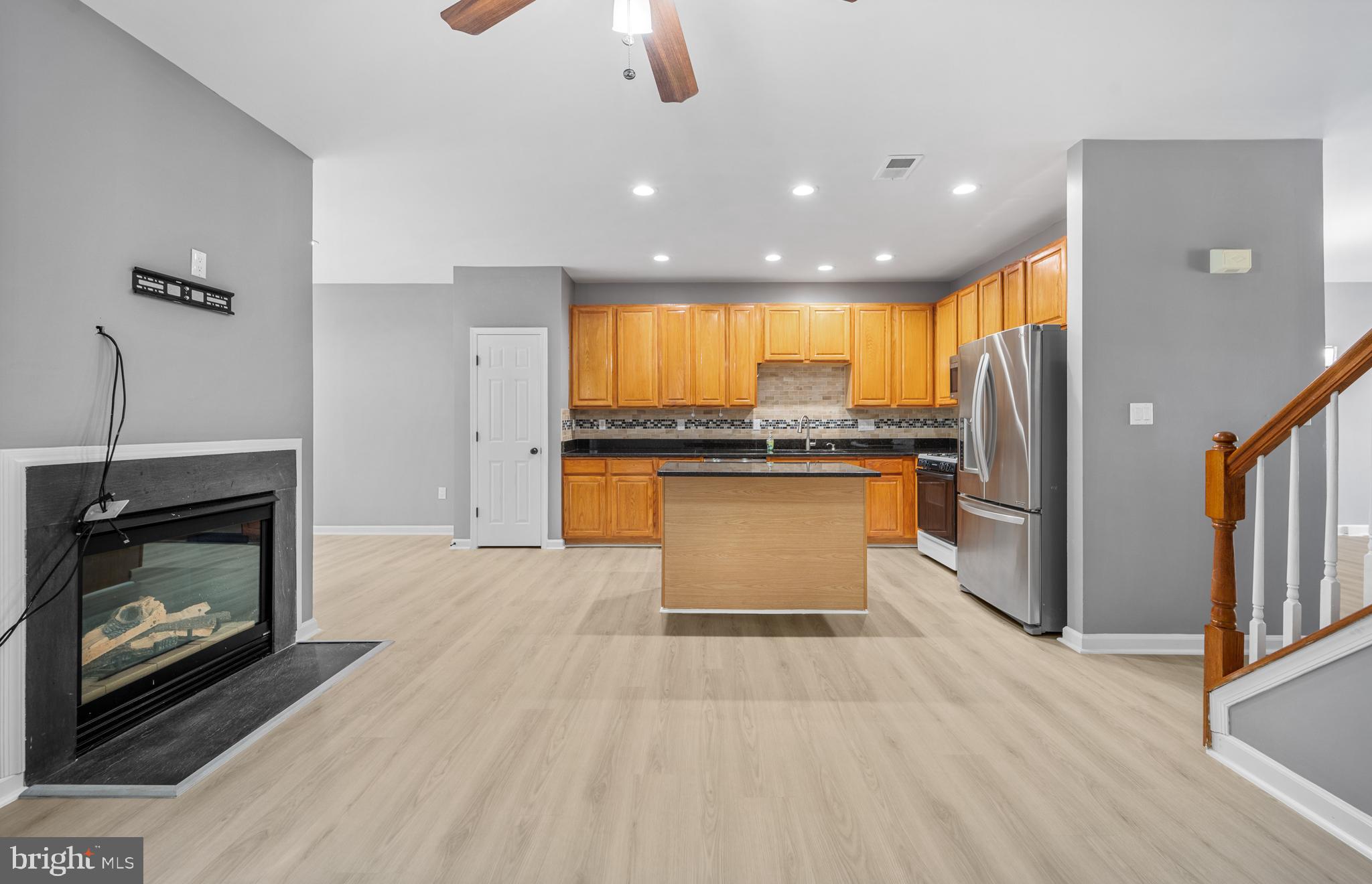 SOUTH RIDING - Residential Lease