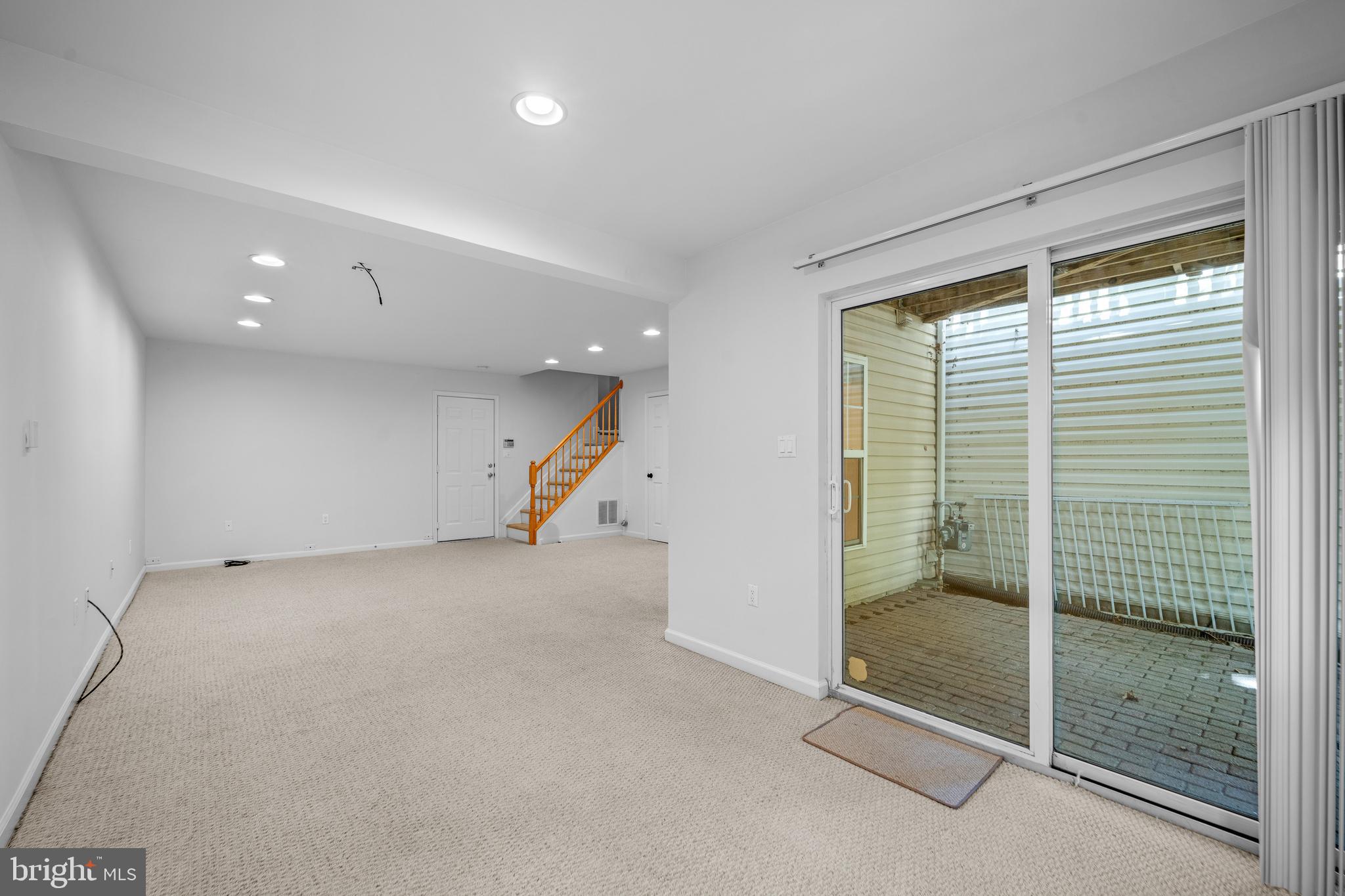 SOUTH RIDING - Residential Lease