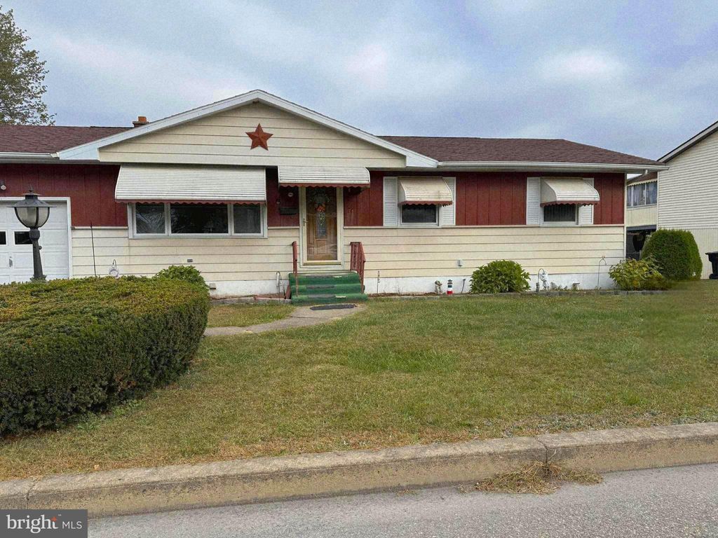Photo of 31 Park Street, WEST HAZLETON, PA 18202 (MLS # PALU2002598)