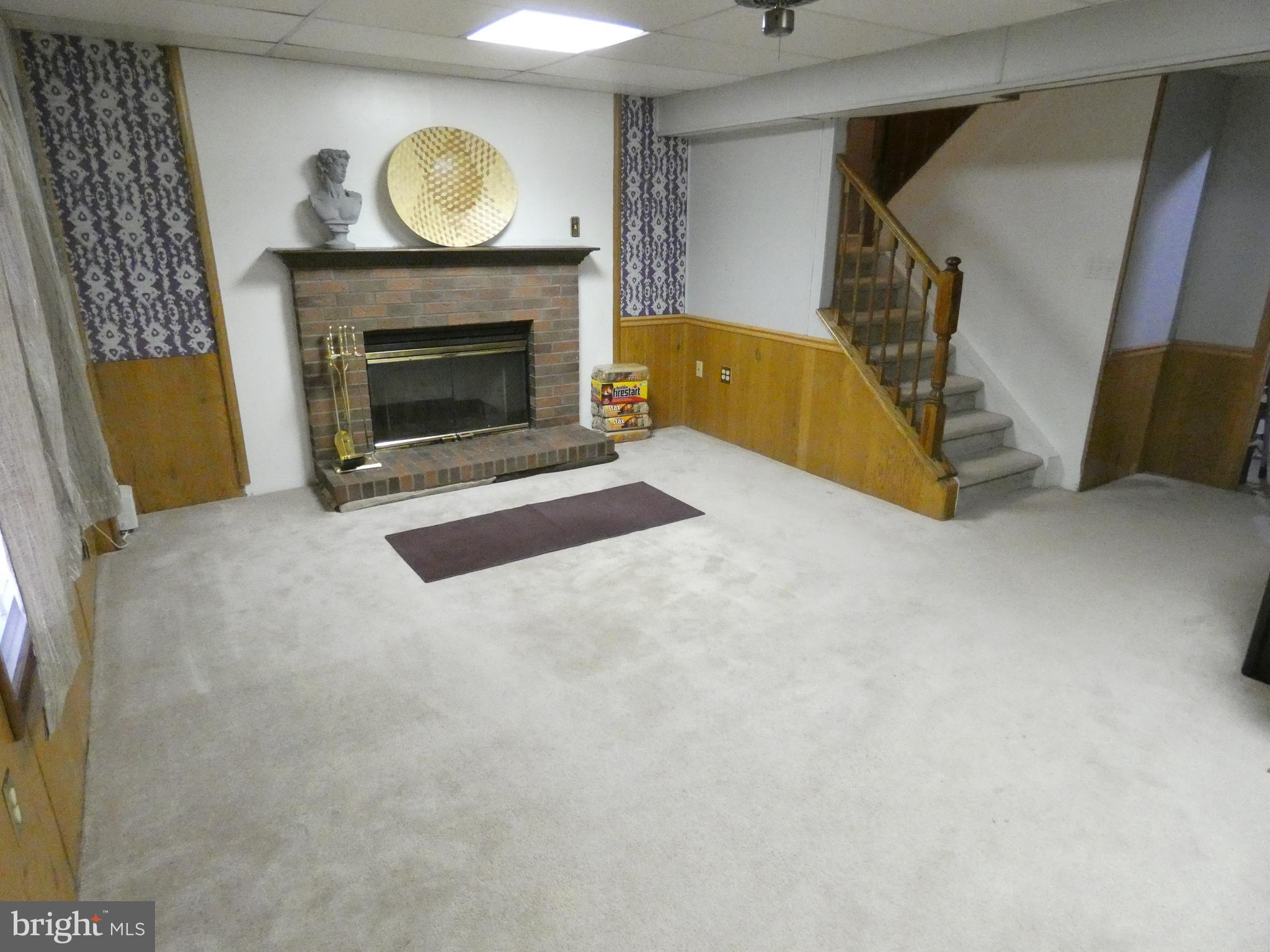 HOLLYMEAD - Residential Lease