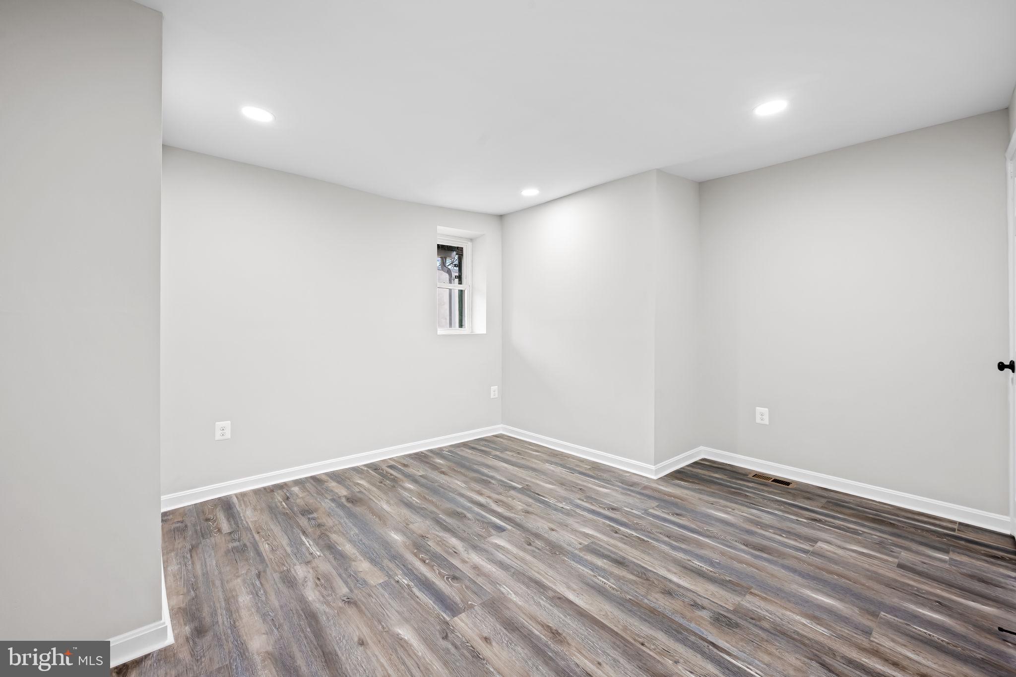 BROADWAY EAST - Residential Lease